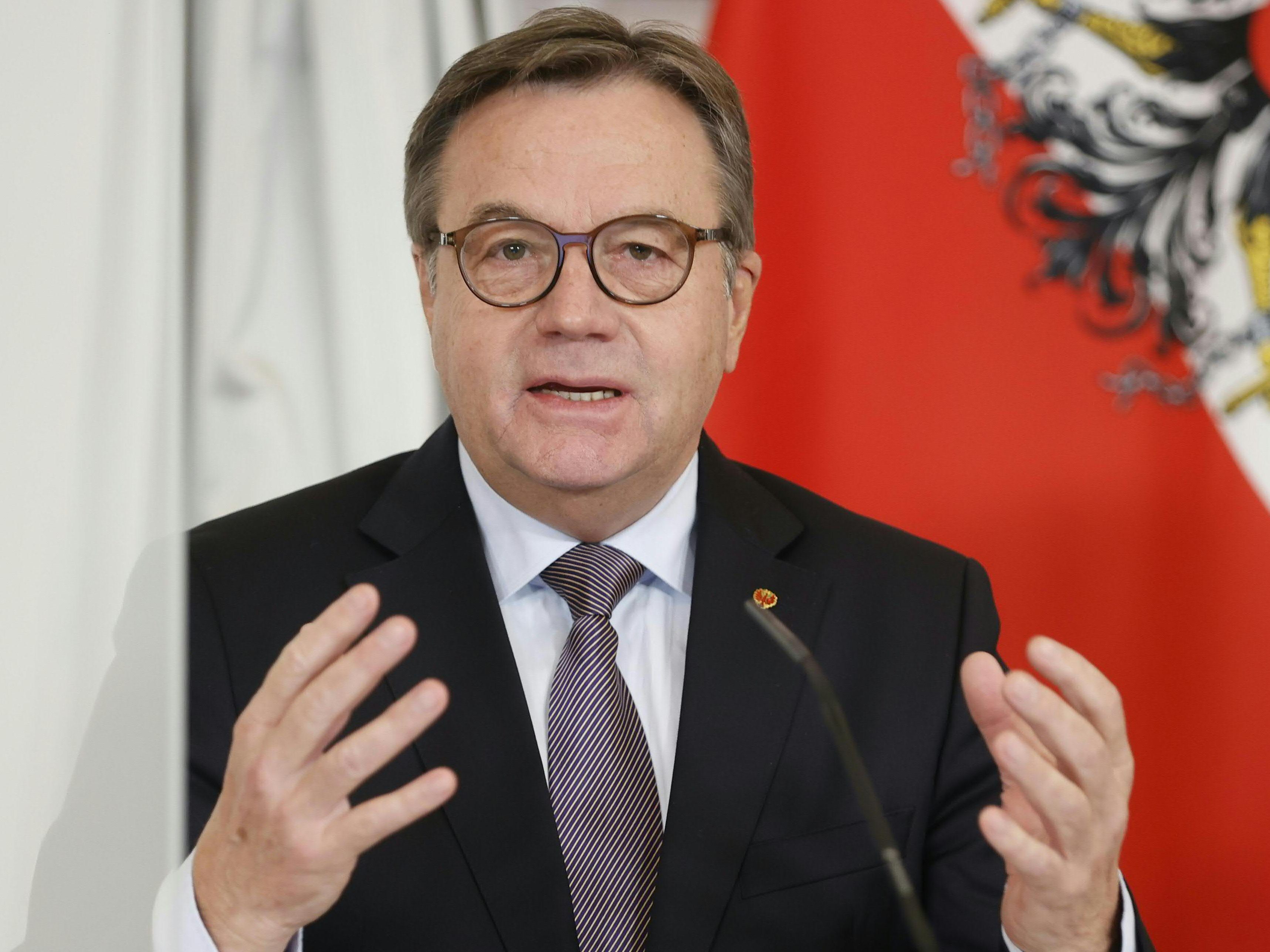 Platter pocht auf Blick auf Intensivstationen und Lockerungen.