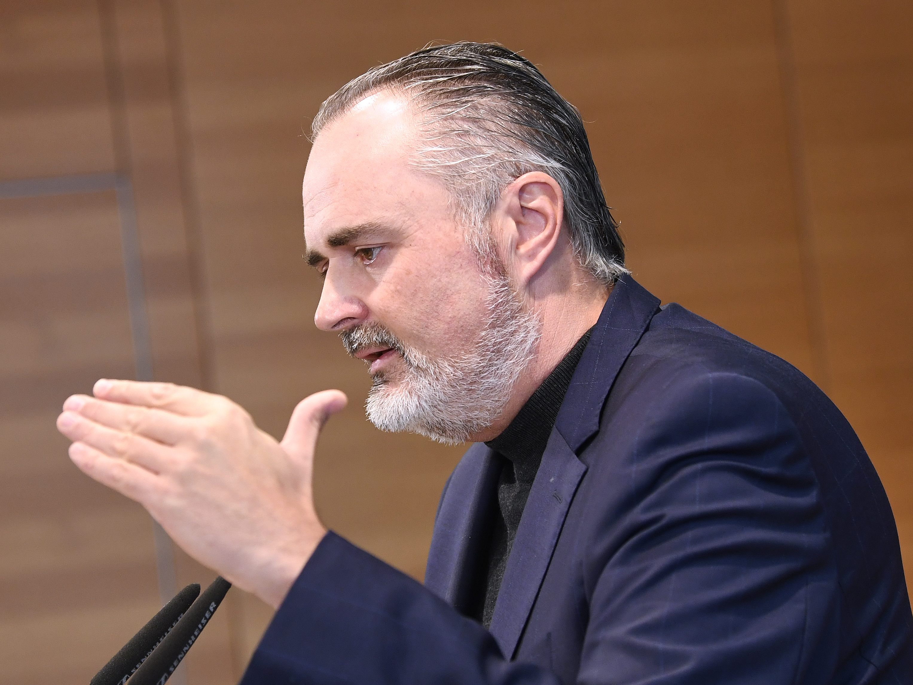 Hans Peter Doskozil geht davon aus, dass Alexander Van der Bellen bei der Bundespräsidentenwahl antreten wird. Hans Peter Doskozil geht davon aus, dass Alexander Van der Bellen bei der Bundespräsidentenwahl antreten wird.