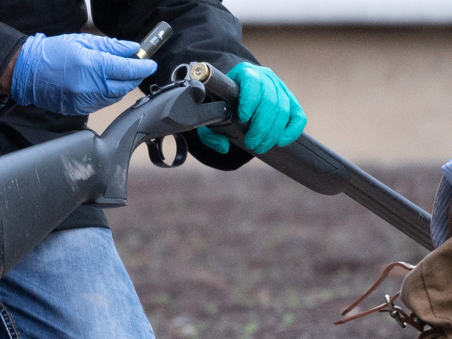 Erhebungen im Umfeld des 18-Jährigen Schützen. Erhebungen im Umfeld des 18-Jährigen Schützen.