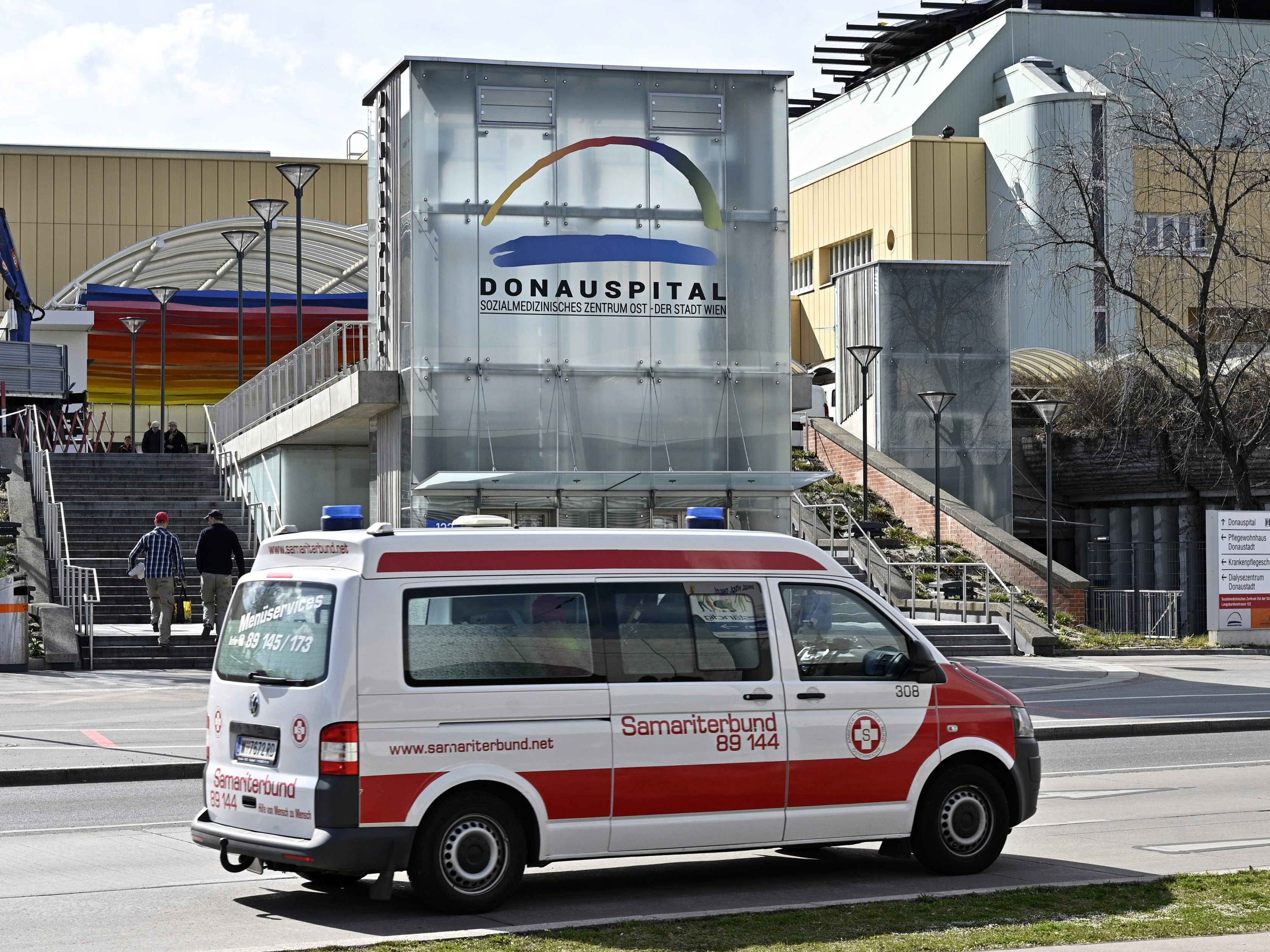 Die Regierung führt Schutzzonen rund um Gesundheitseinrichtungen ein.