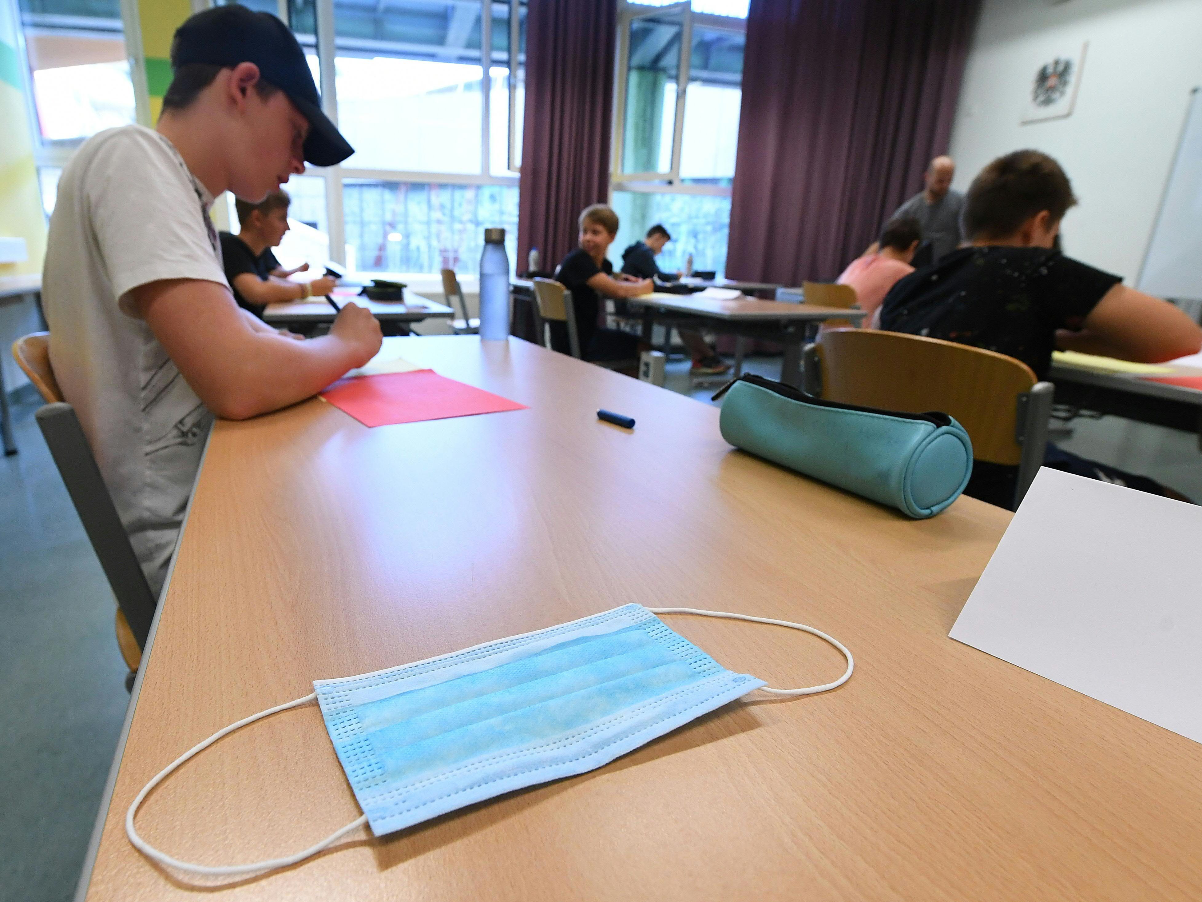 An den Sommerschulen unterrichten neben Lehrern auch Lehramts-Studierende.