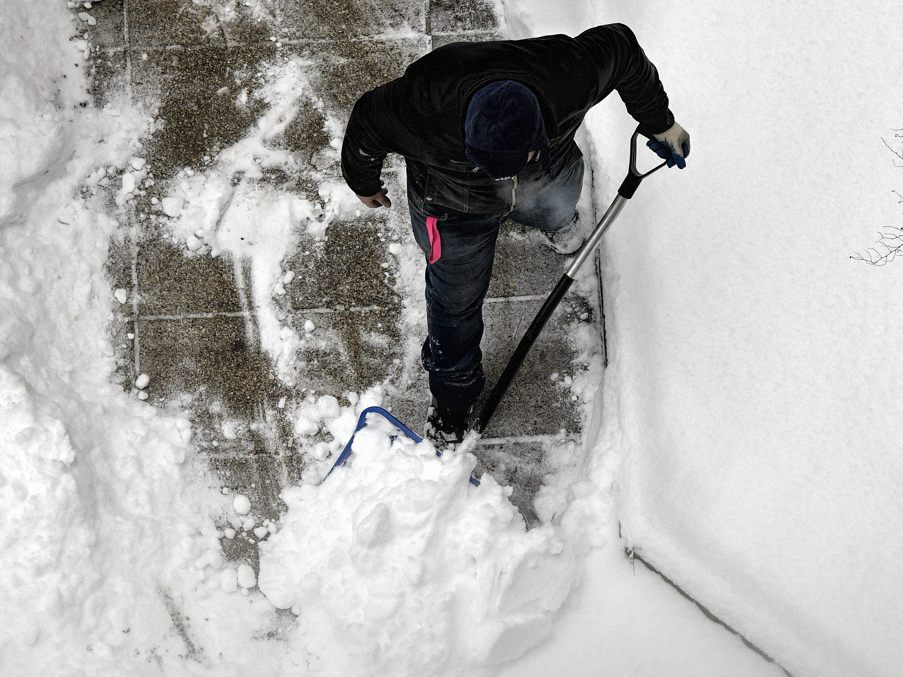 Wer räumt eigentlich den Schnee weg? Der ÖAMTC klärt auf.