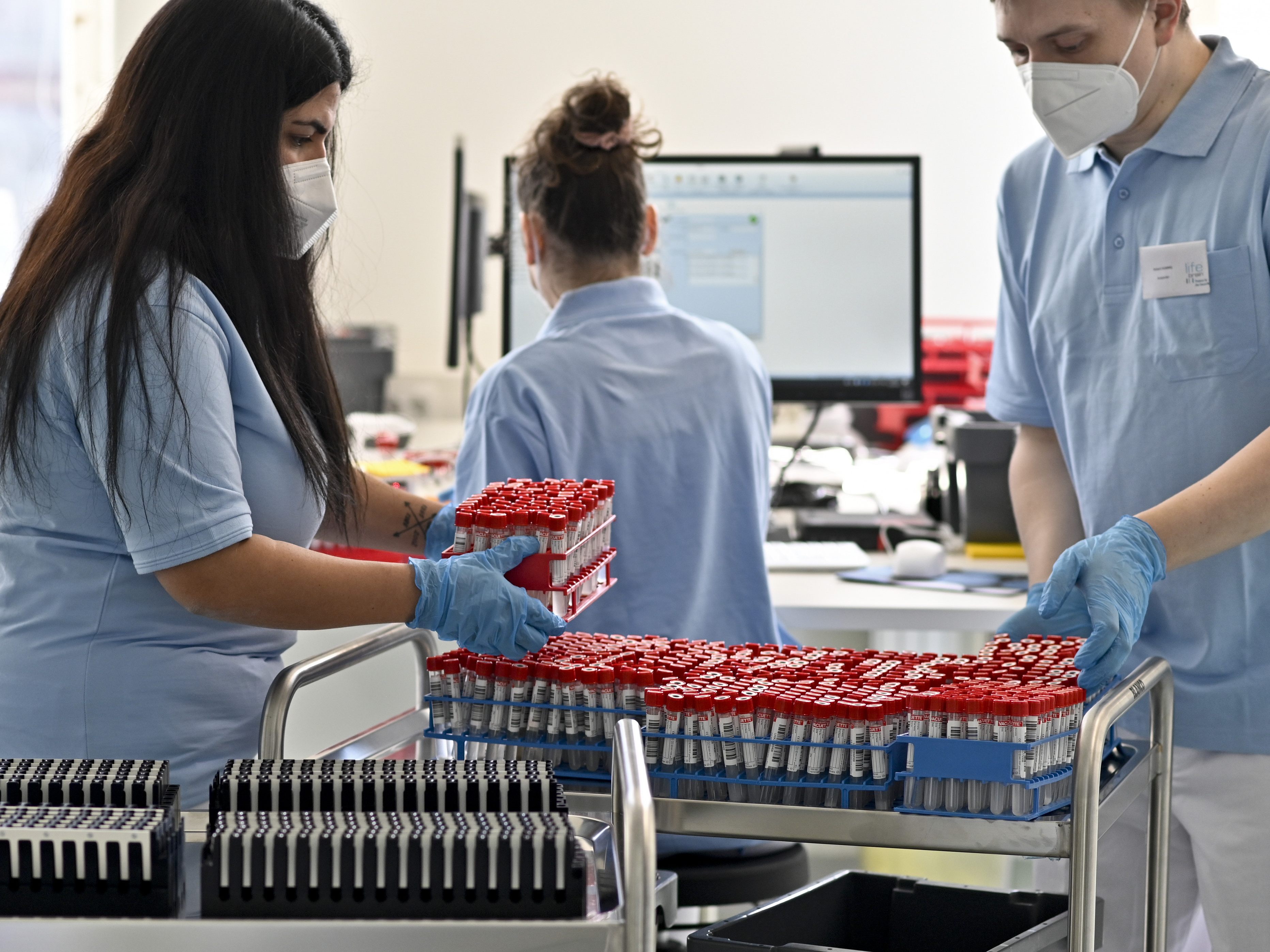 Das Covid-Prognosekonsortium geht für kommenden Mittwoch von über 37.000 Corona-Neuinfektionen aus.