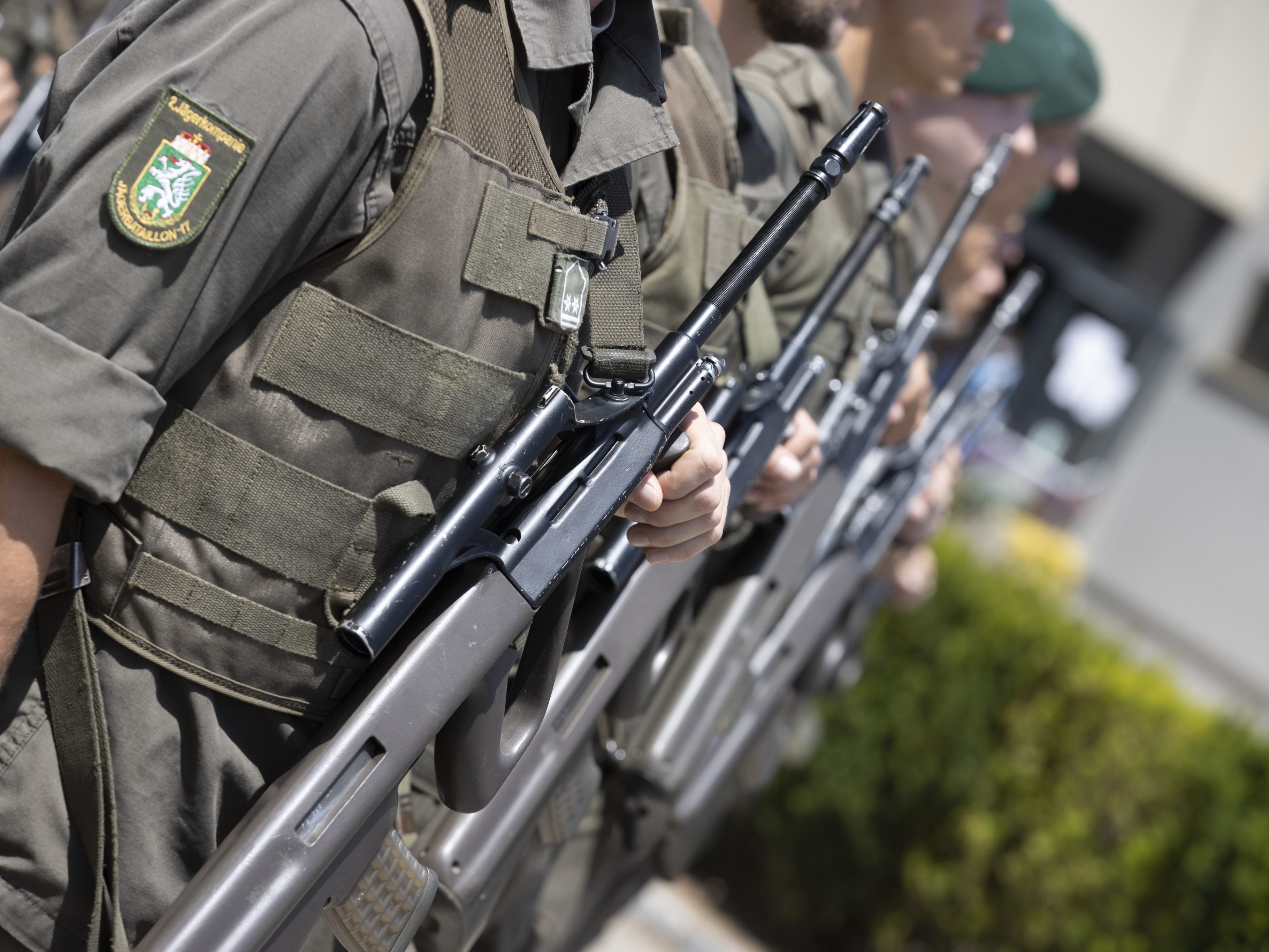 Ein Mann soll zu Wochenbeginn auf Bundesheer-Soldaten geschossen haben.