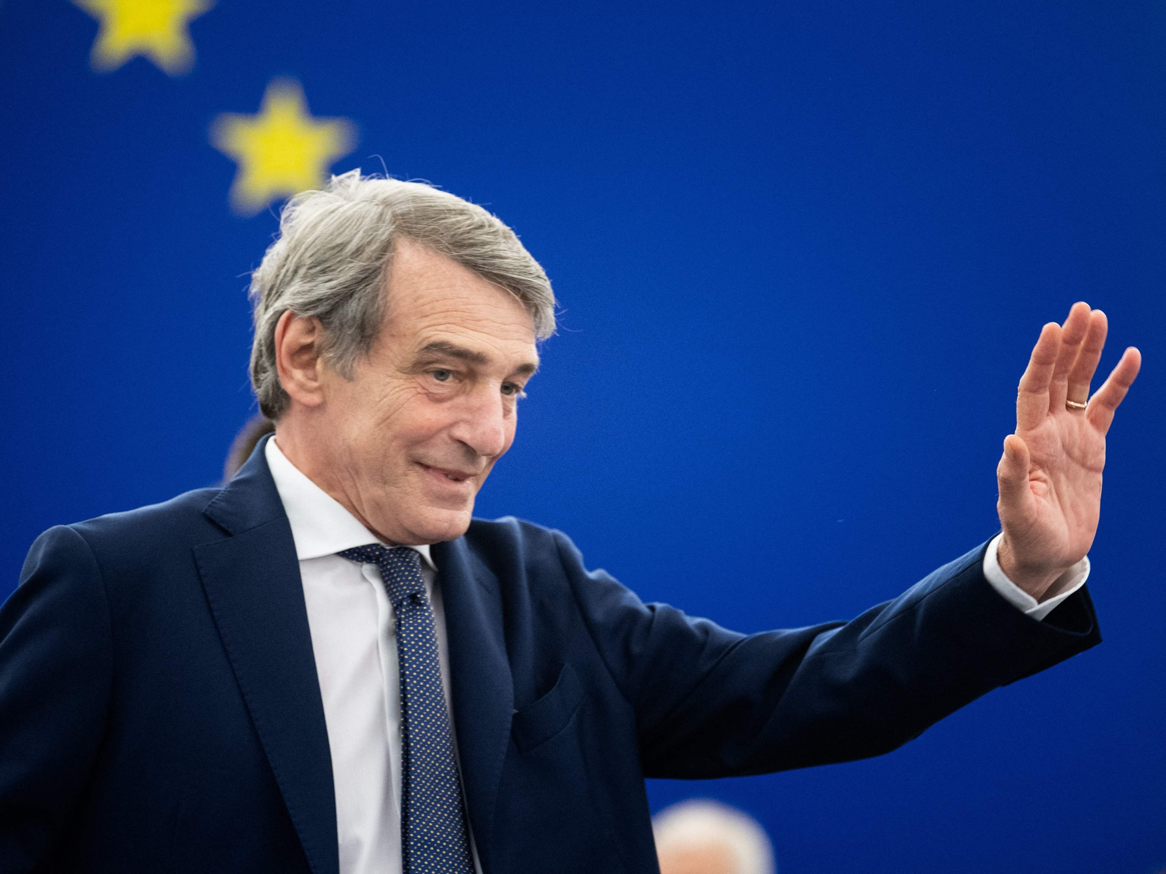 EU-Parlamentspräsident David Sassoli im Alter von 65 Jahren gestorben. EU-Parlamentspräsident David Sassoli im Alter von 65 Jahren gestorben.
