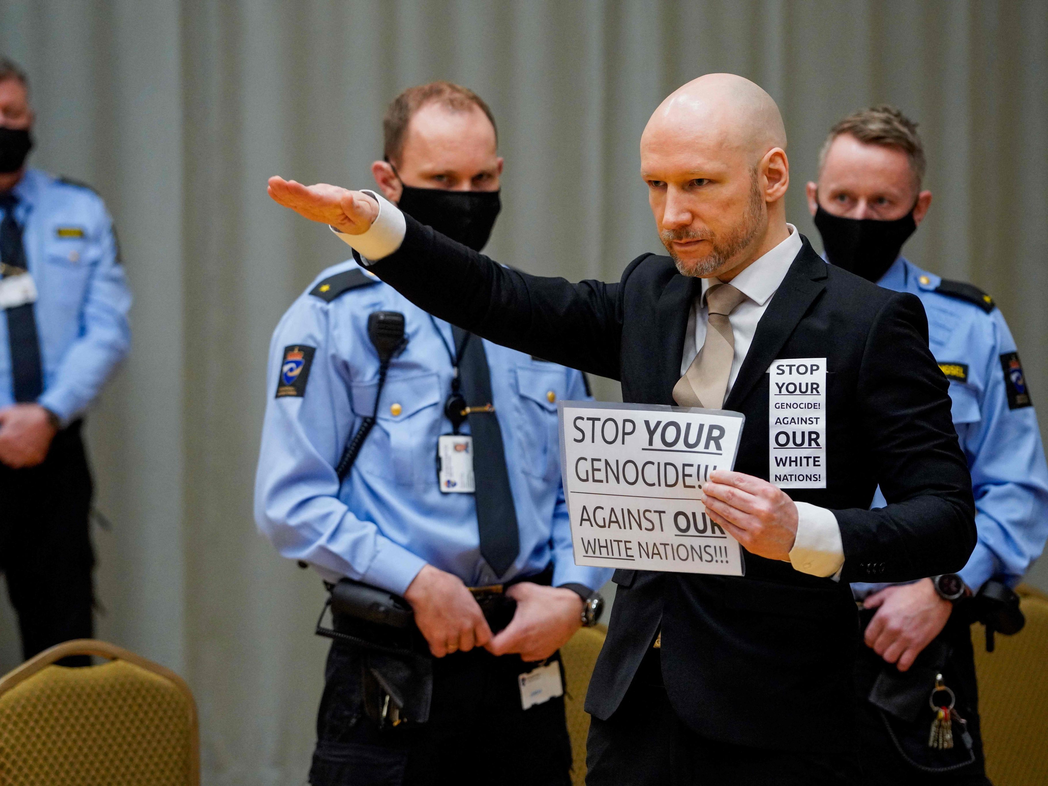 Die Staatsanwaltschaft hält eine längere Verwahrung des Massenmörders Anders Behring Breivik für nötig