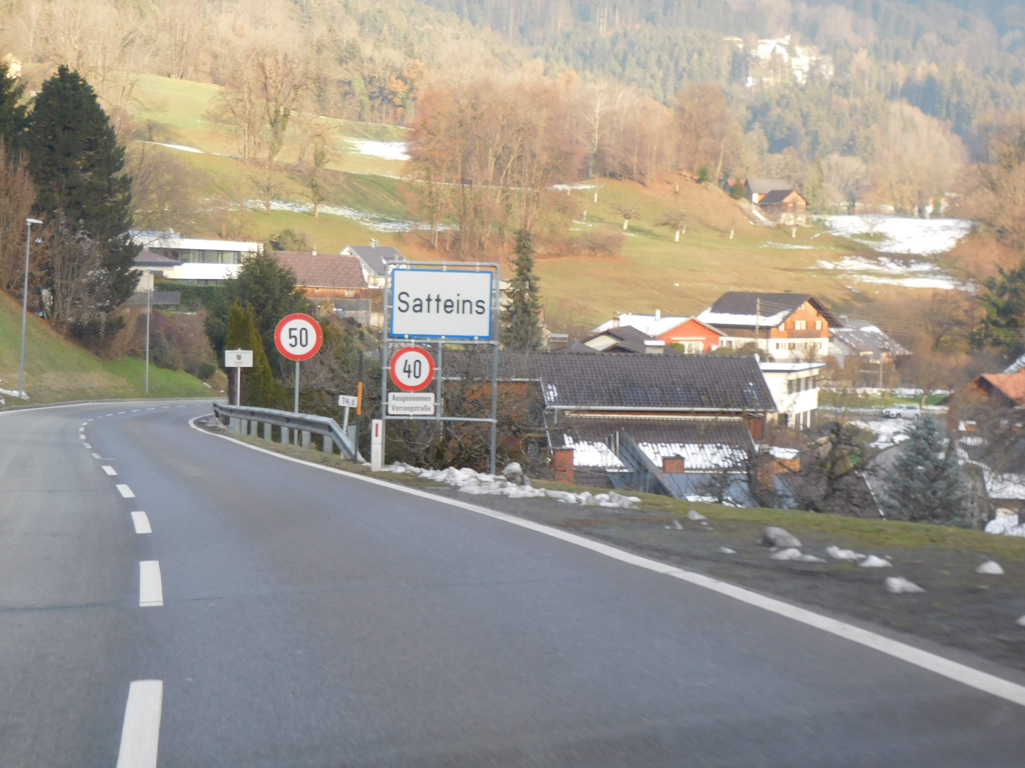 Die Gemeinde Satteins will in den kommenden Jahren das neue Straßen- und Wegekonzept umsetzen Die Gemeinde Satteins will in den kommenden Jahren das neue Straßen- und Wegekonzept umsetzen