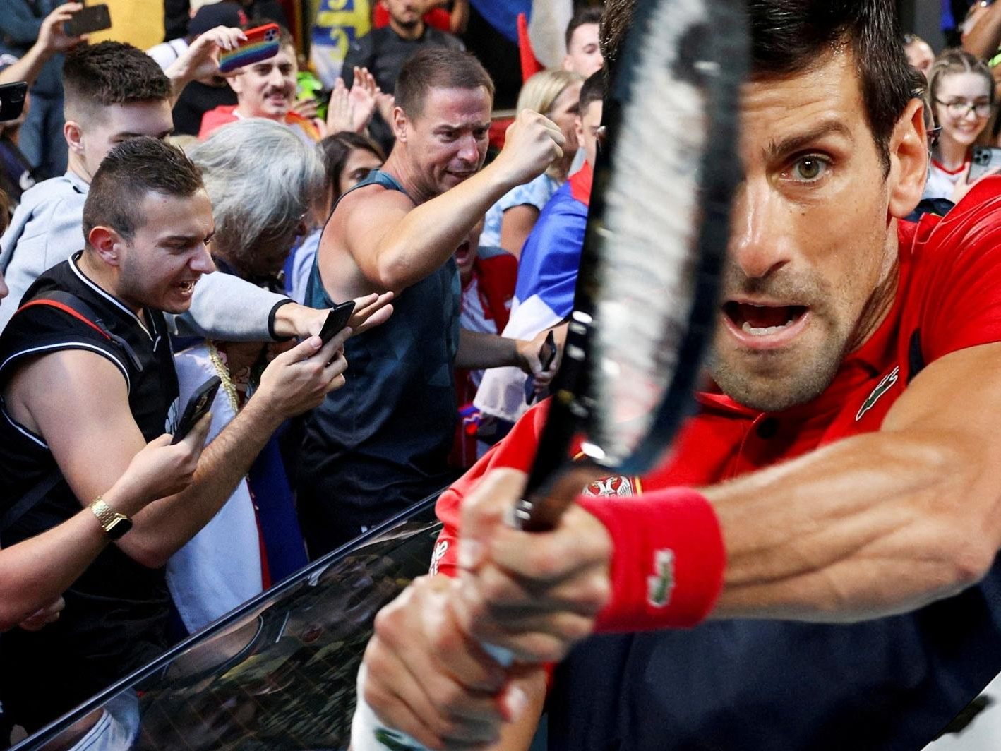 Ob Djokovic bei den Australian Open spielen darf, ist auch am Tag nach der Gerichtsentscheidung noch nicht sicher.