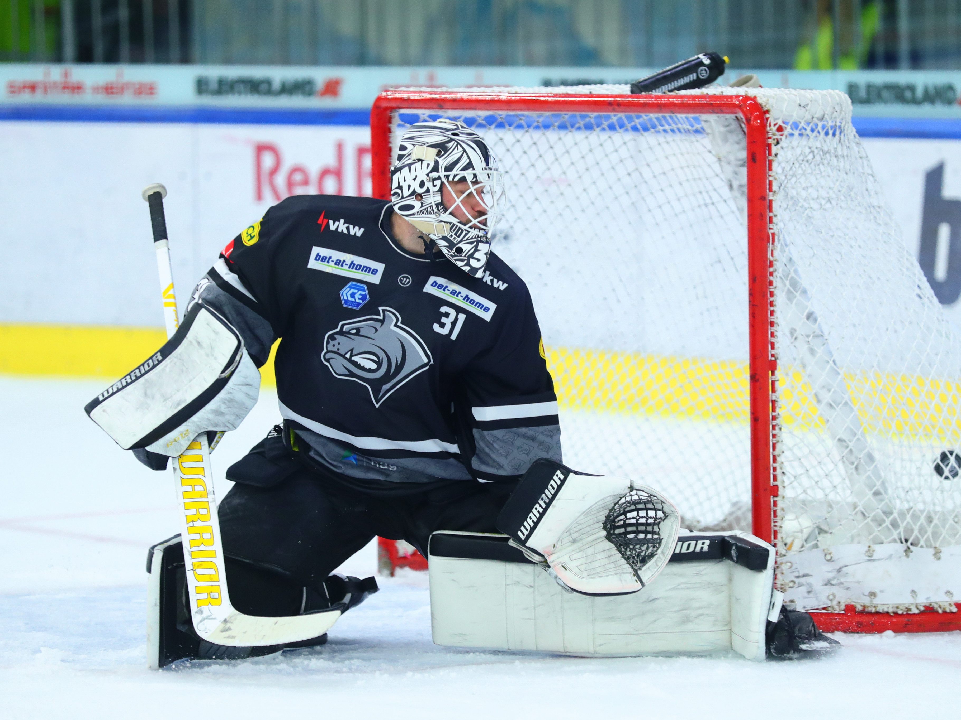 Madlener im Tor der Bulldogs zeigte heute eine starke Leistung.