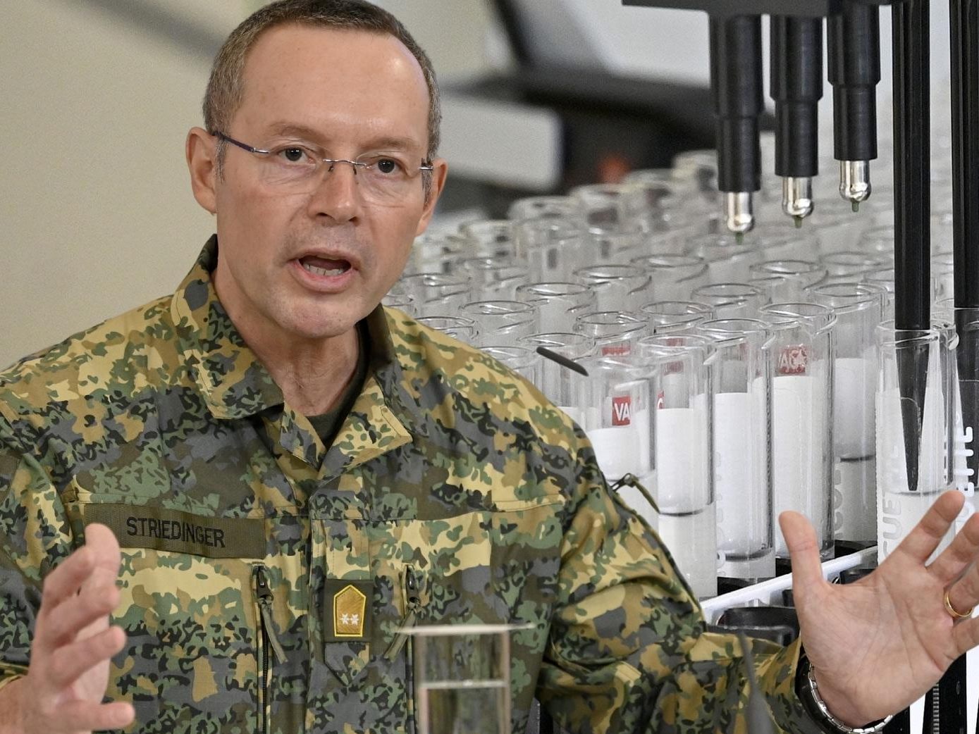 Tests am dritten Tag würden knappe PCR-Kapazitäten weiter belasten, so die Gecko-Verantwortlichen rund um Generalmajor Striedinger.