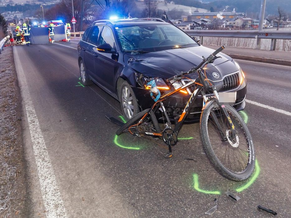 Fahrradfahrer verstarb noch an der Unfallstelle Fahrradfahrer verstarb noch an der Unfallstelle
