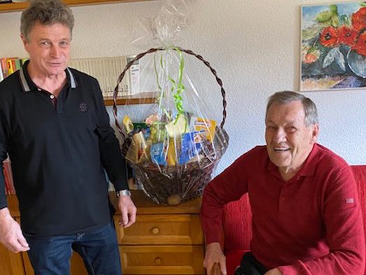 Jubilar Horst Pritz (rechts) mit Obmann Günter Buda Jubilar Horst Pritz (rechts) mit Obmann Günter Buda