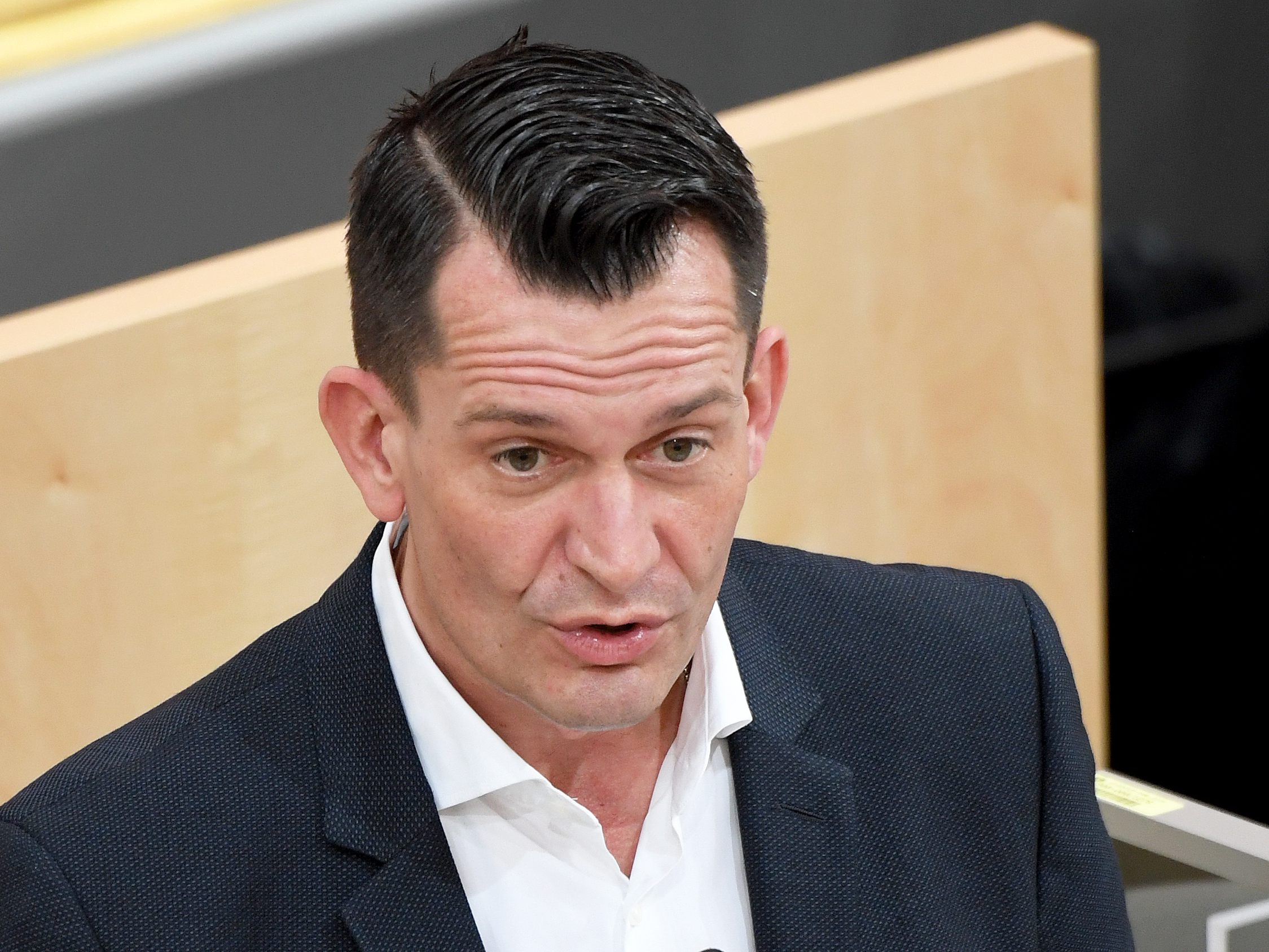 Mückstein lehnt Lockerungen vorerst ab.