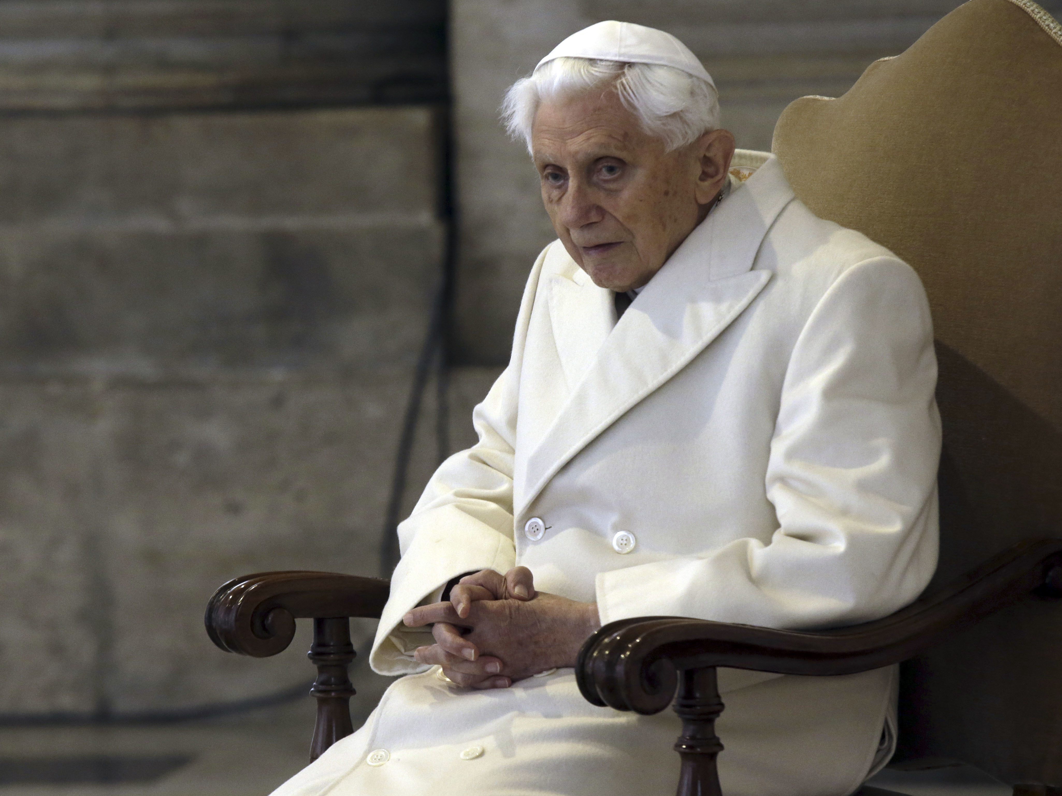 Der emeritierte Papst bedauert seine Aussage, die "unabsichtlich" passierte. Der emeritierte Papst bedauert seine Aussage, die "unabsichtlich" passierte.