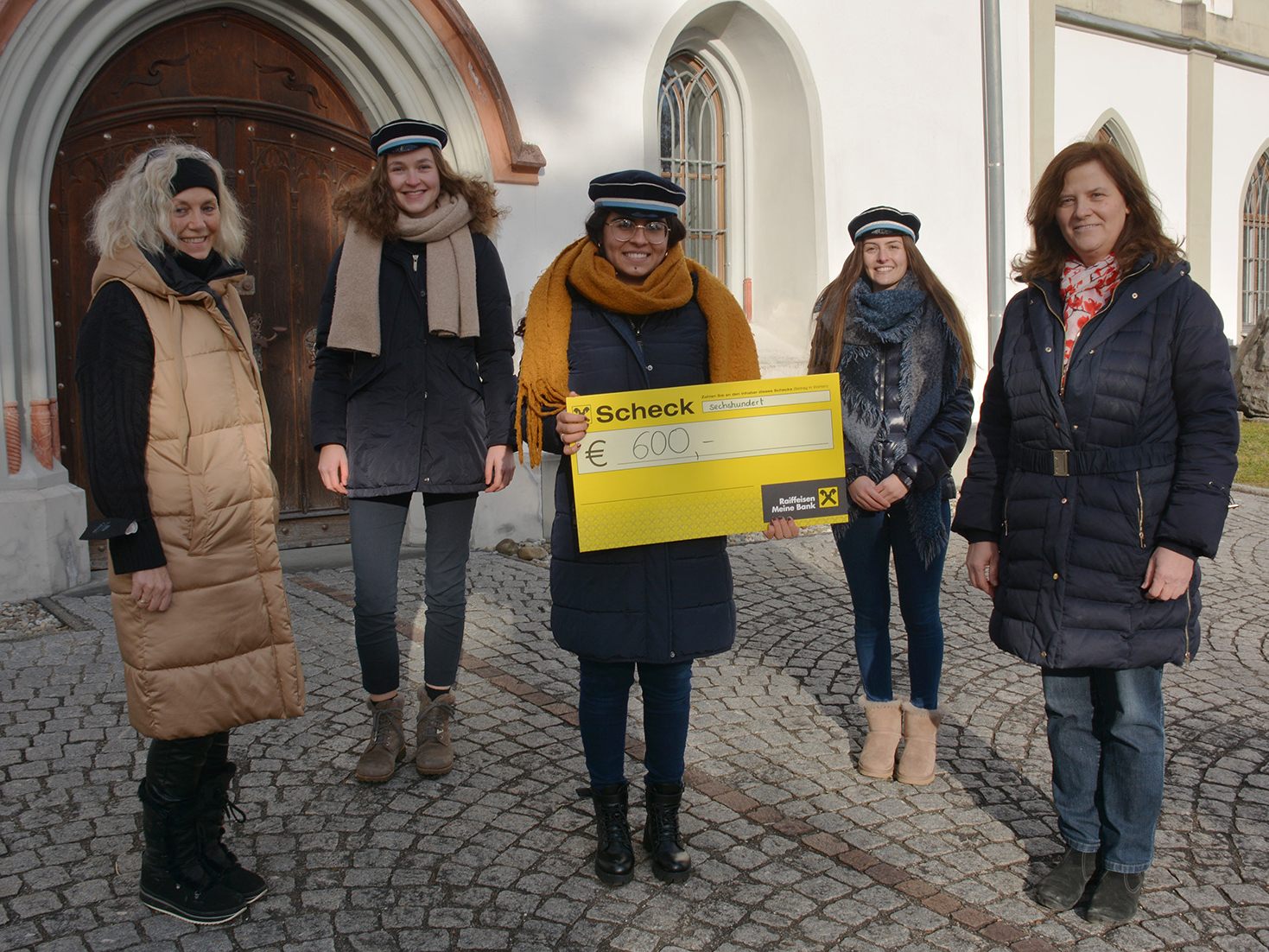 Gerda Krämer, Anna Gruber, Shirin Shekh Rashid und Hannah Wiedemann sowie Brigitte Wilfling (Kinderkrebshilfe) Gerda Krämer, Anna Gruber, Shirin Shekh Rashid und Hannah Wiedemann sowie Brigitte Wilfling (Kinderkrebshilfe)