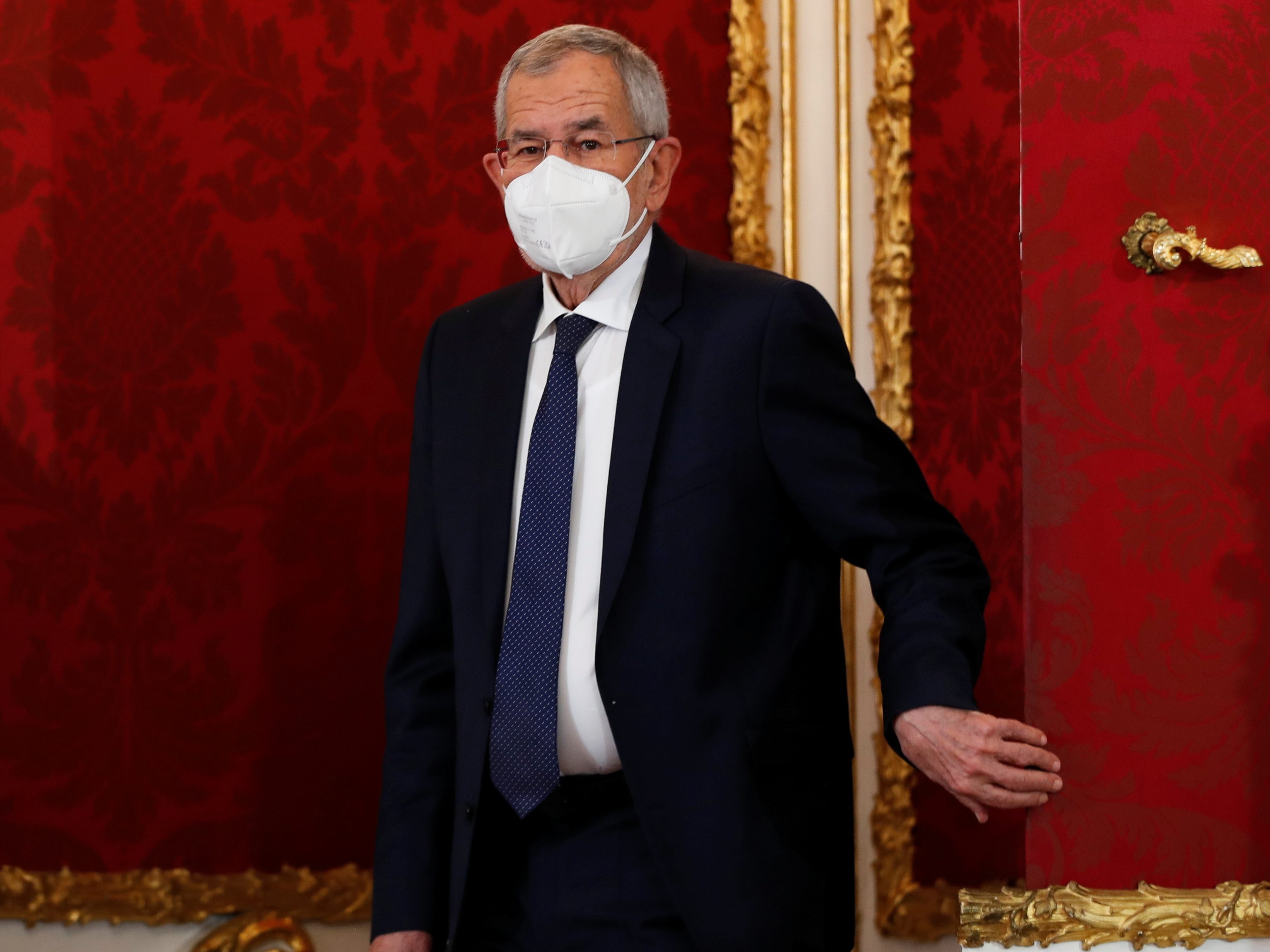Die Hälfte der Österreicher wünscht sich bei der Bundespräsidenten-Wahl im Herbst einen Gegenkandidaten zu Amtsinhaber Alexander Van der Bellen. Die Hälfte der Österreicher wünscht sich bei der Bundespräsidenten-Wahl im Herbst einen Gegenkandidaten zu Amtsinhaber Alexander Van der Bellen.