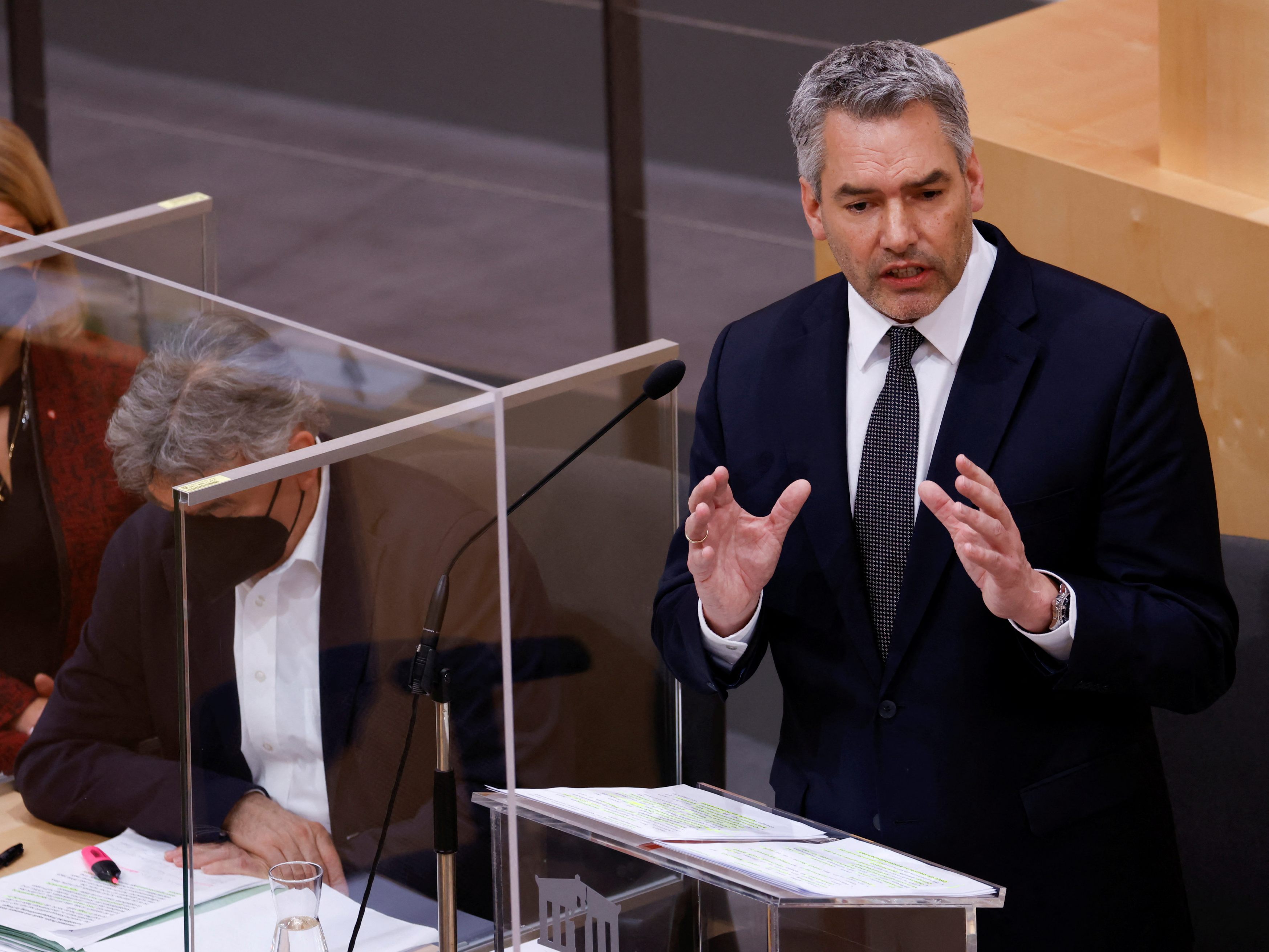 Bundeskanzler Karl Nehammer (ÖVP) sprach über die Lage in der Ukraine im Nationalrat am Donnerstag. Bundeskanzler Karl Nehammer (ÖVP) sprach über die Lage in der Ukraine im Nationalrat am Donnerstag.