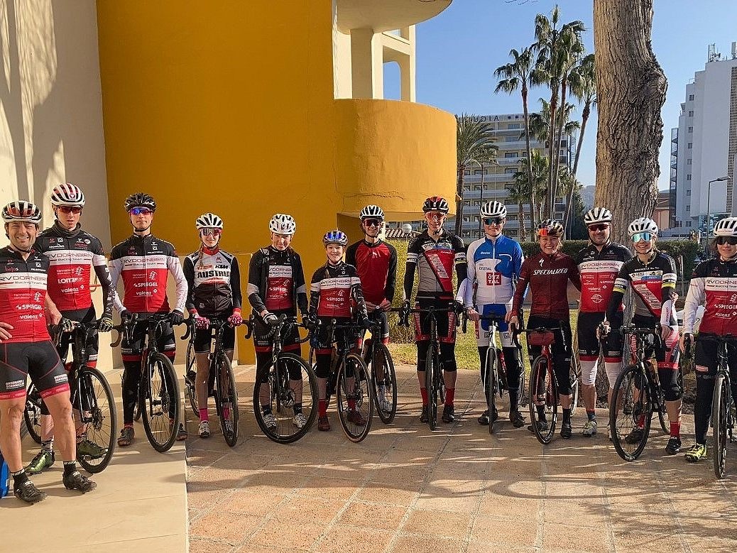 Die Ländle-MTB-Crew powerte sich beim Trainingslager auf Mallorca ordentlich auf dem Rennrad aus. Die Ländle-MTB-Crew powerte sich beim Trainingslager auf Mallorca ordentlich auf dem Rennrad aus.