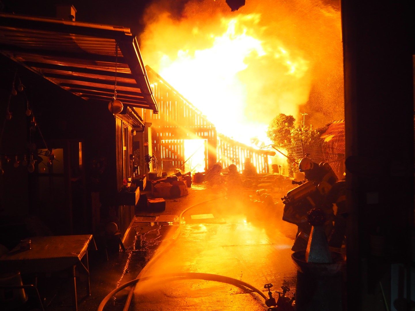 Einen Schuppenbrand gab es am Montag in Grafenwörth. Einen Schuppenbrand gab es am Montag in Grafenwörth.