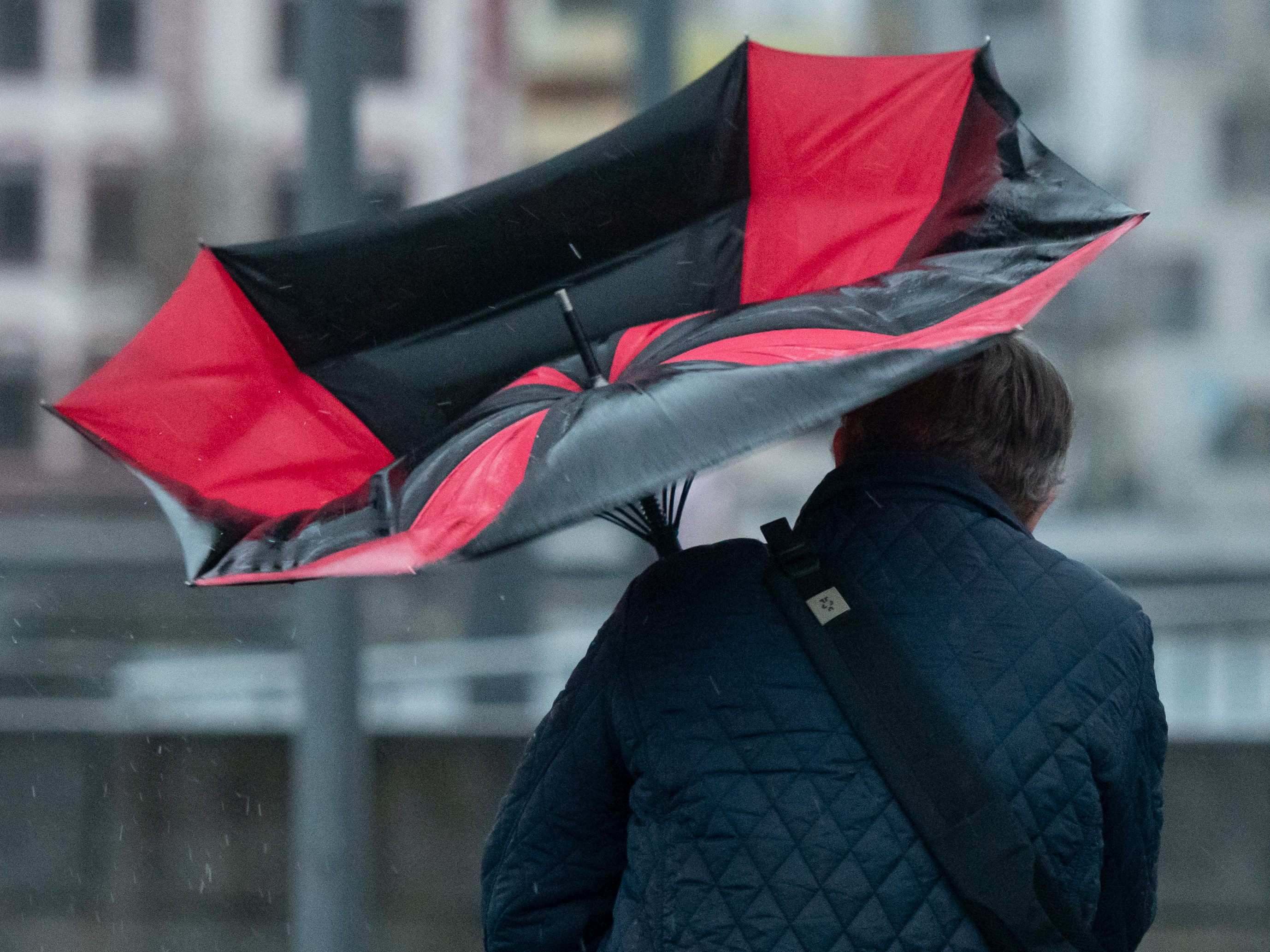 Sturm in Österreich und Temperaturen bis zu 22,1 Grad.