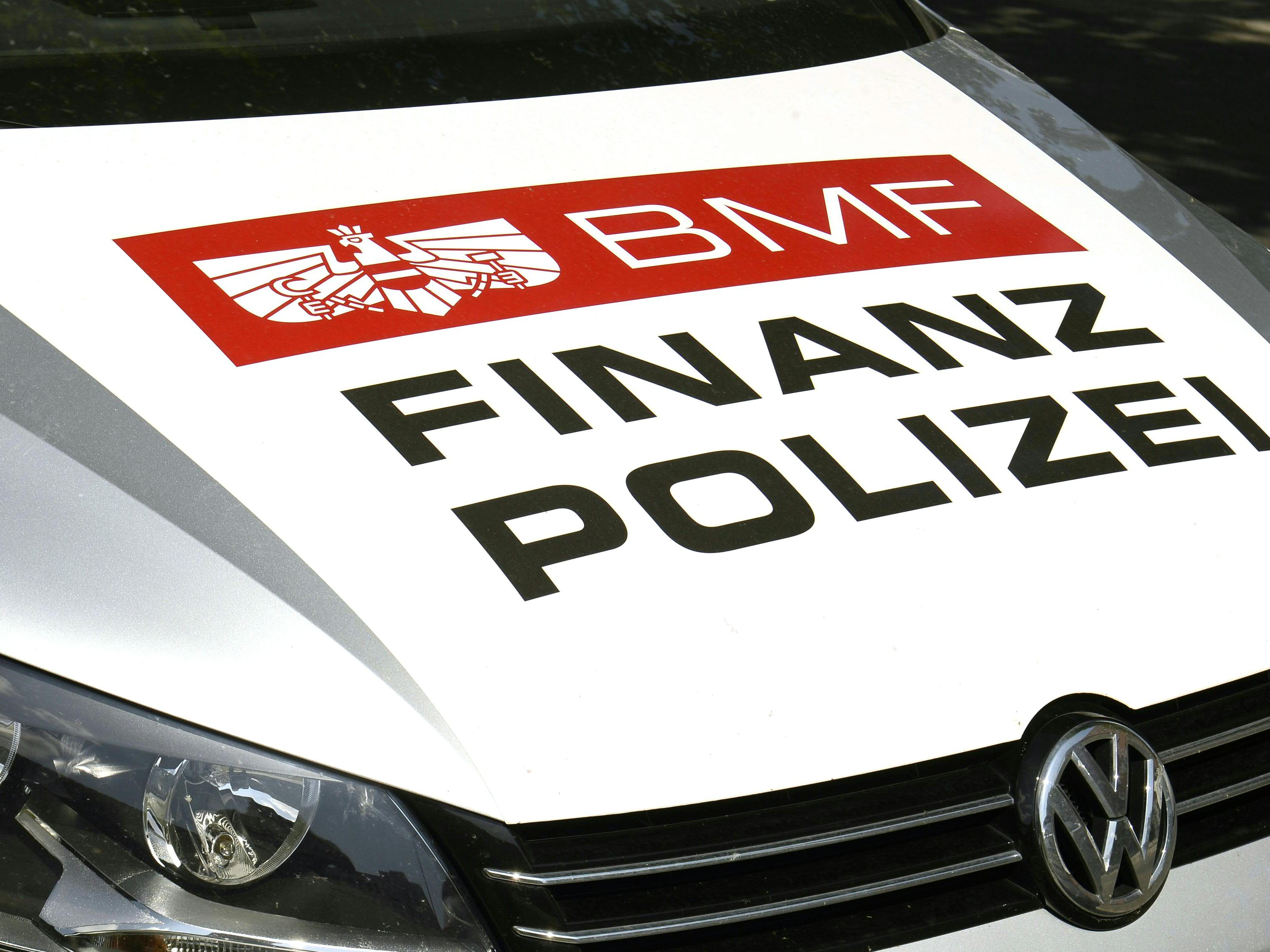 Anfang Februar kam es zu einer Razzia der Finanzpolizei.