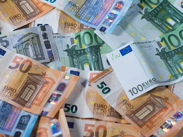 Der Rechnungshof verteilte knapp 6.000 Euro an Hilfsorganisationen.