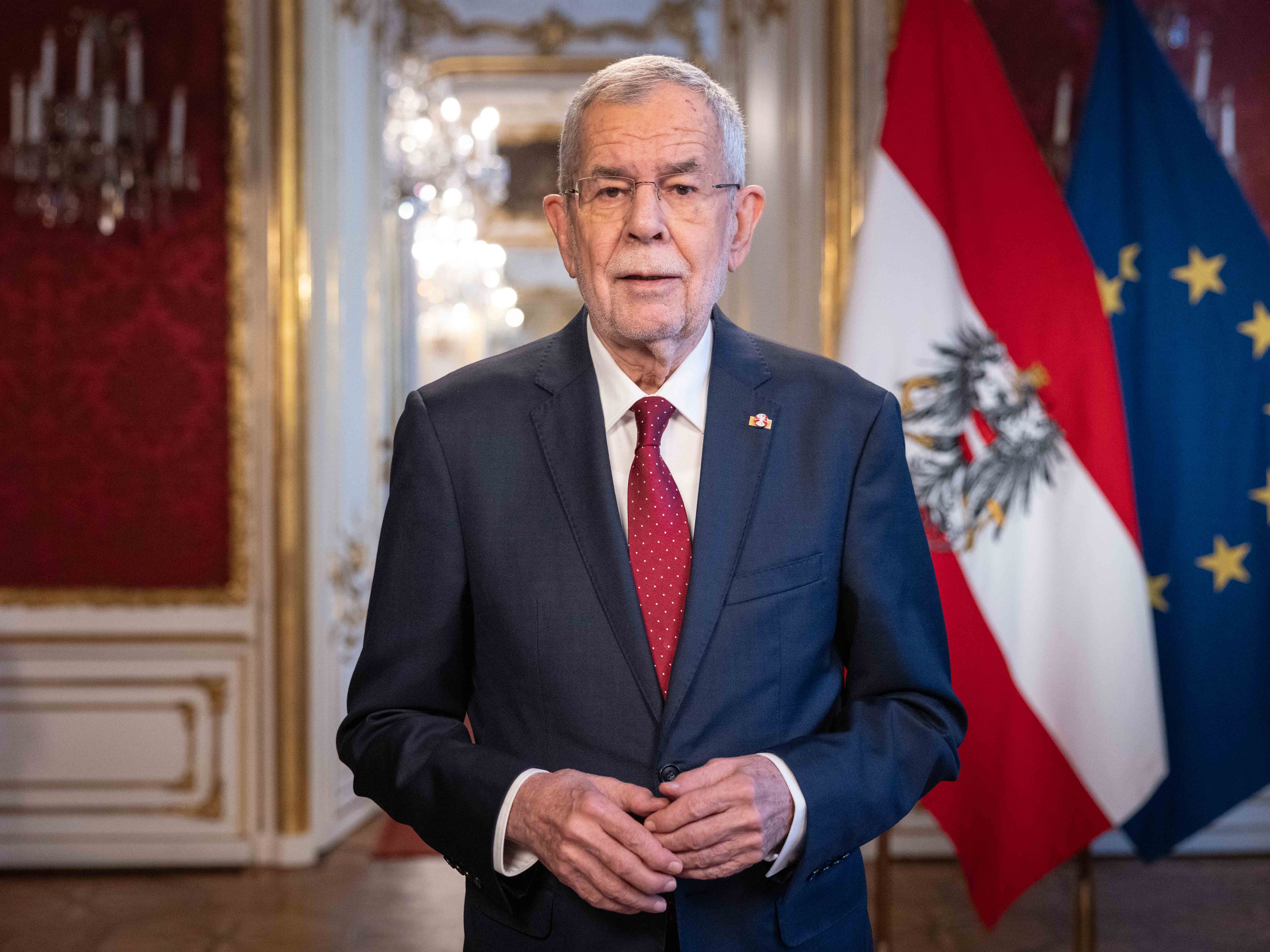 Es ist (fast) durch: Van der Bellen unterzeichnete das Gesetz zur Impfpflicht. Es ist (fast) durch: Van der Bellen unterzeichnete das Gesetz zur Impfpflicht.