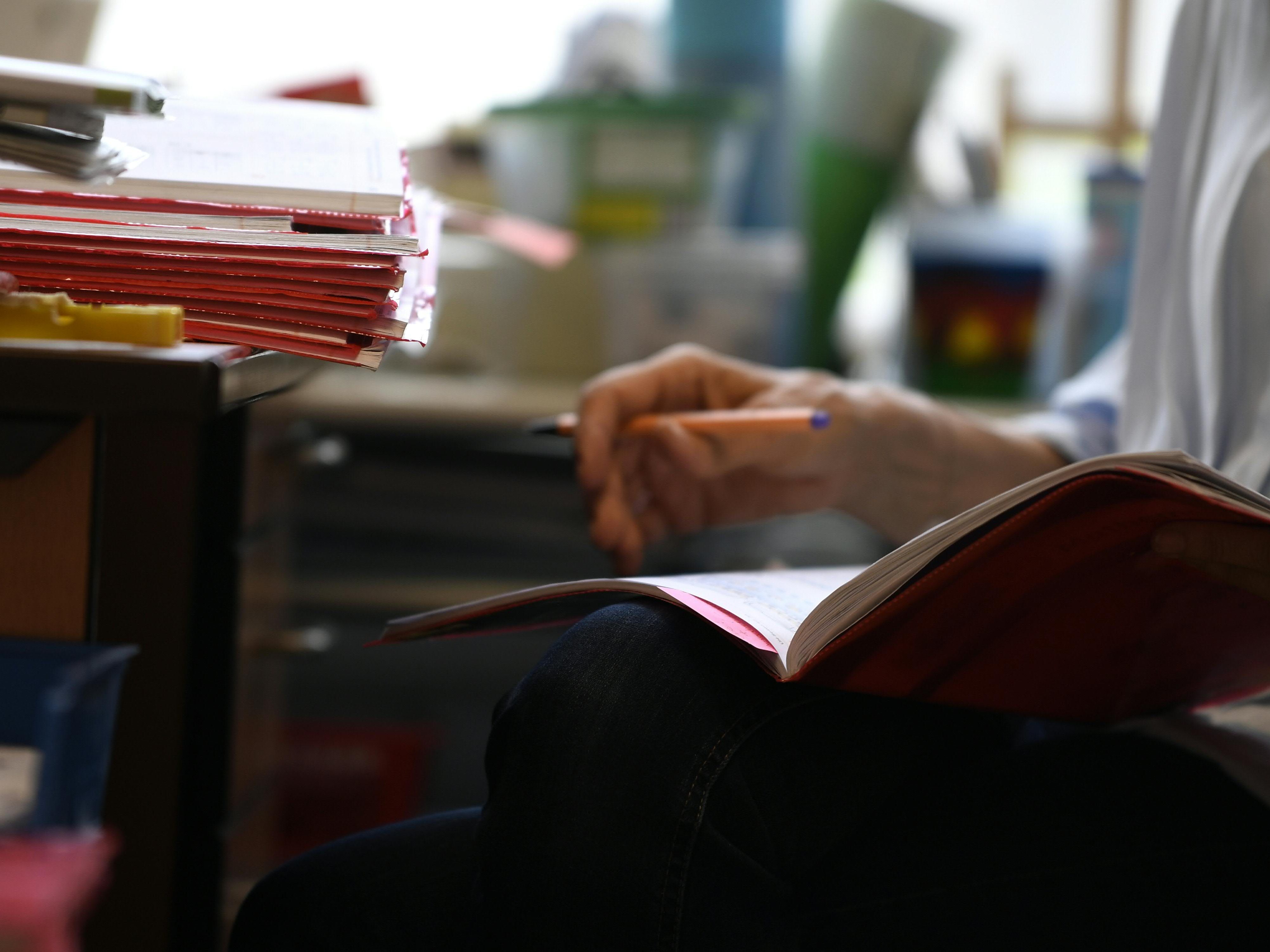 Gewerkschafter fordern Maßnahmen gegen Lehrermangel in Wien. Gewerkschafter fordern Maßnahmen gegen Lehrermangel in Wien.