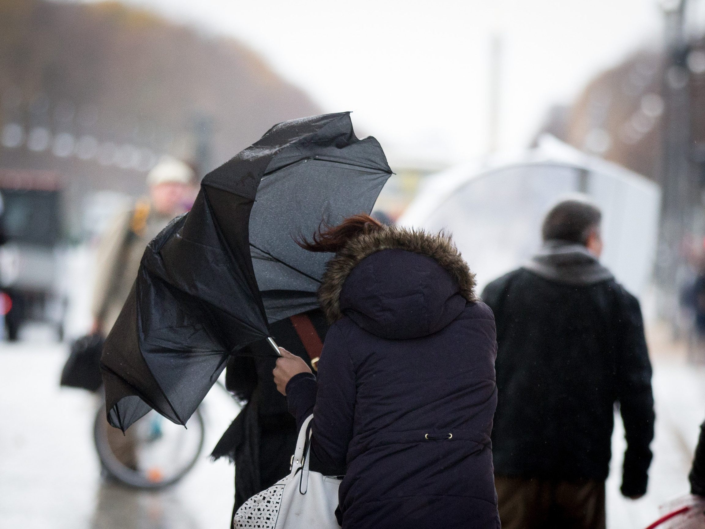 Wetter der kommenden Woche wird wechselhaft und stürmisch. Wetter der kommenden Woche wird wechselhaft und stürmisch.