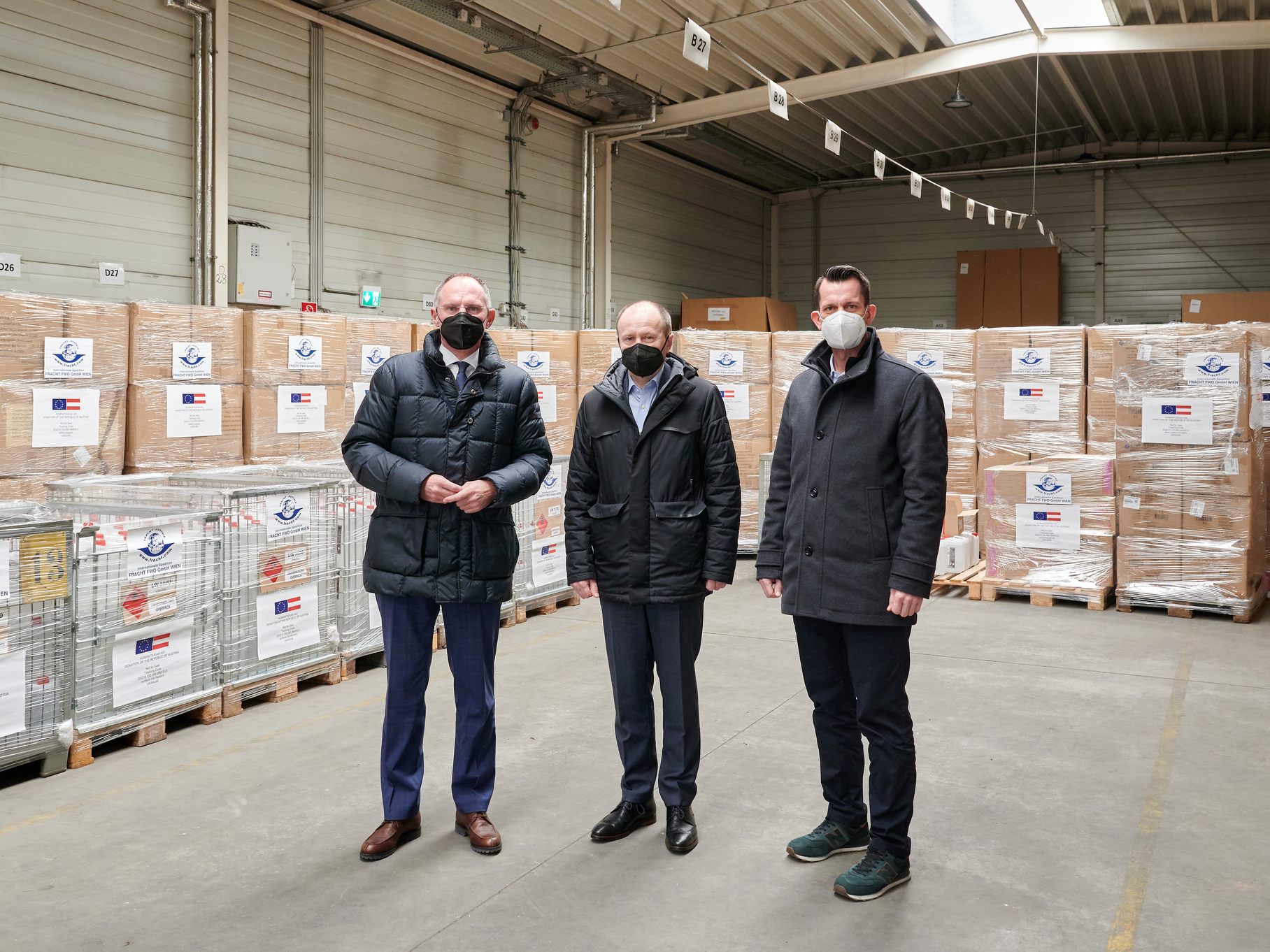 Fünf Lkw mit Hilfsgütern machten sich auf den Weg in die Ukraine. Fünf Lkw mit Hilfsgütern machten sich auf den Weg in die Ukraine.