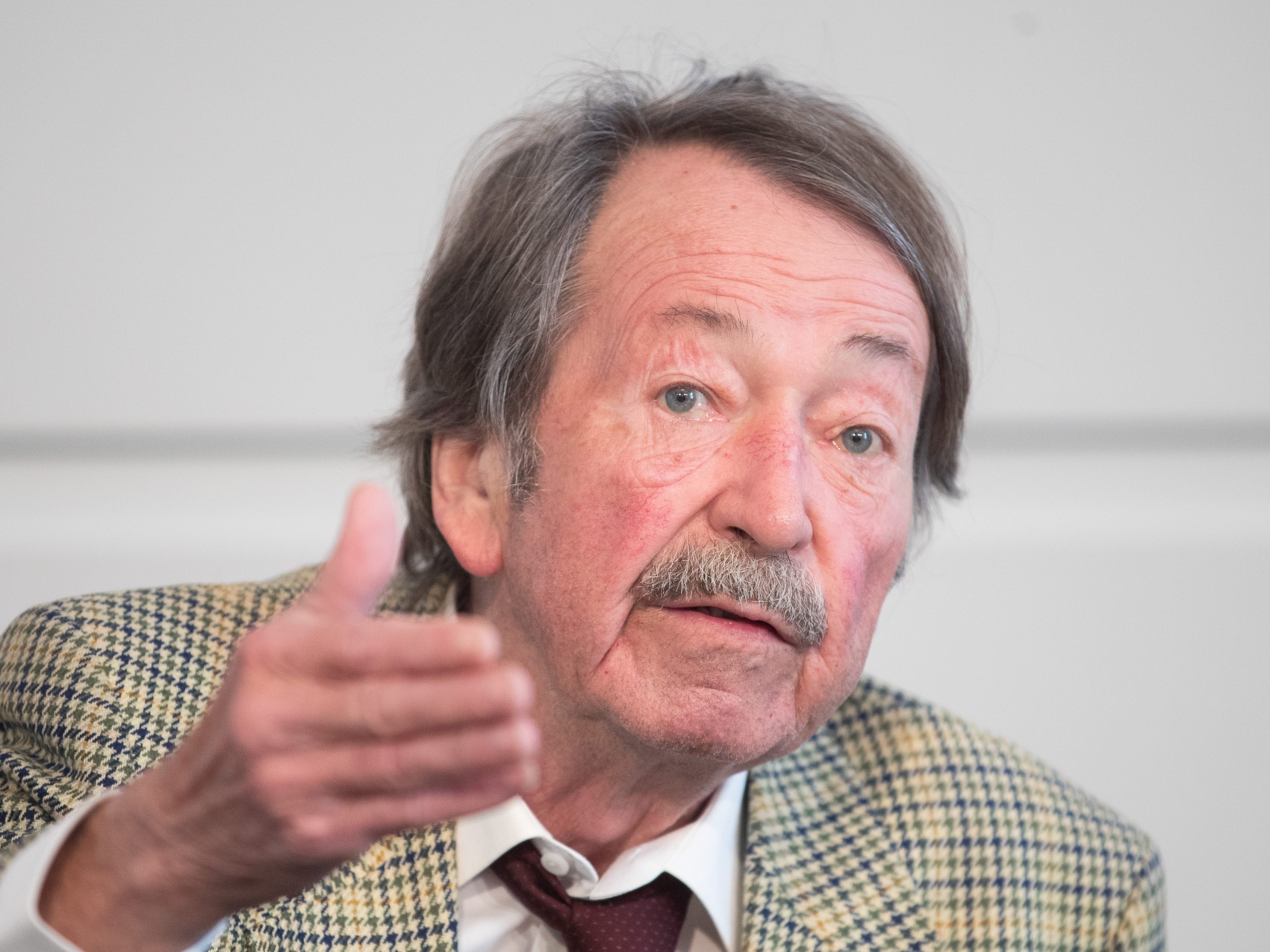 Die Impfpflicht ist für Peter Kampits "ethisch nicht verantwortbar". Die Impfpflicht ist für Peter Kampits "ethisch nicht verantwortbar".
