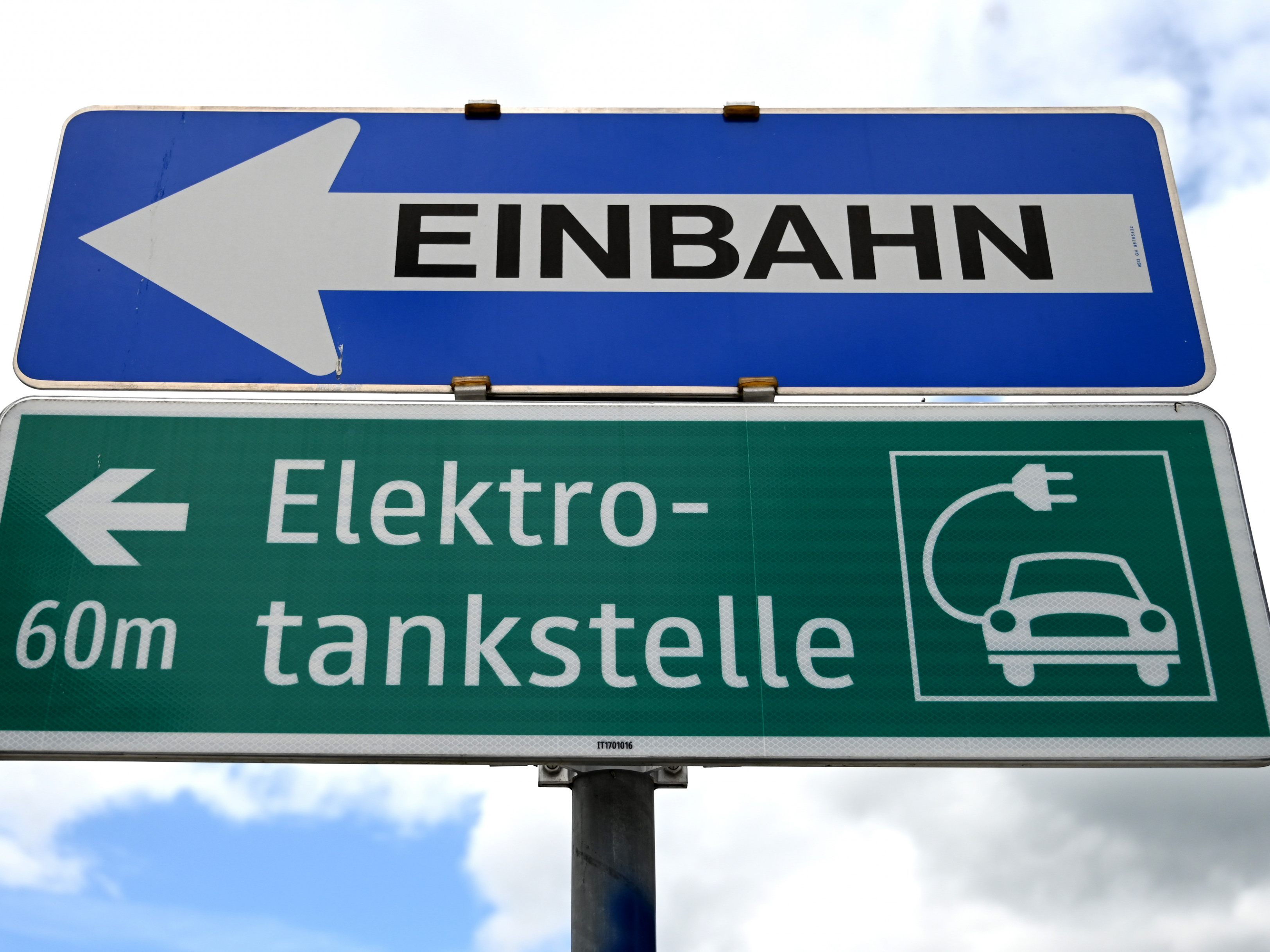 Der VOEB stuft das Recycling von E-Autobatterien als entscheidend ein. Der VOEB stuft das Recycling von E-Autobatterien als entscheidend ein.