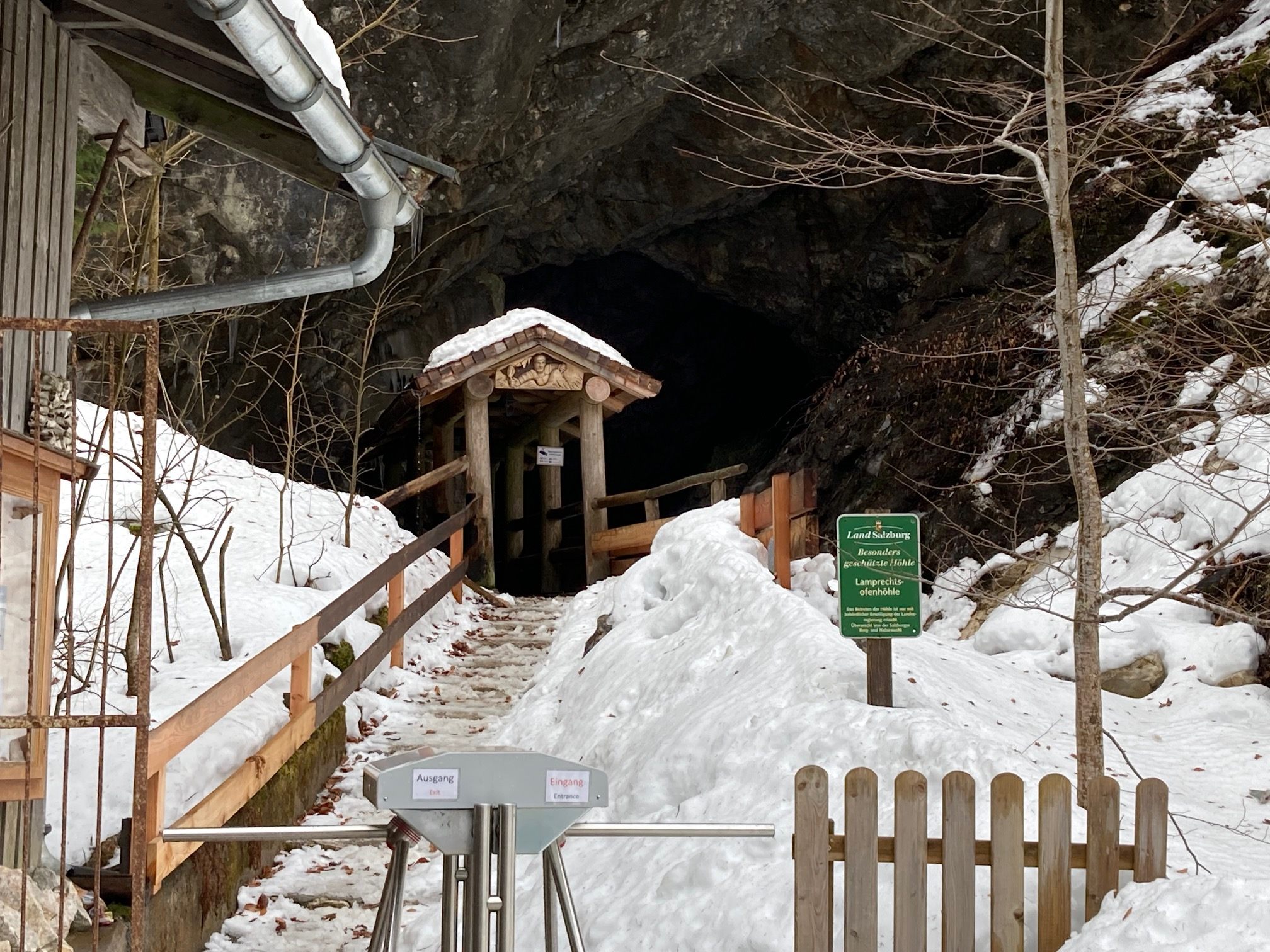 Die drei Forscher haben die Salzburger Lamprechtshöhle verlassen. Die drei Forscher haben die Salzburger Lamprechtshöhle verlassen.