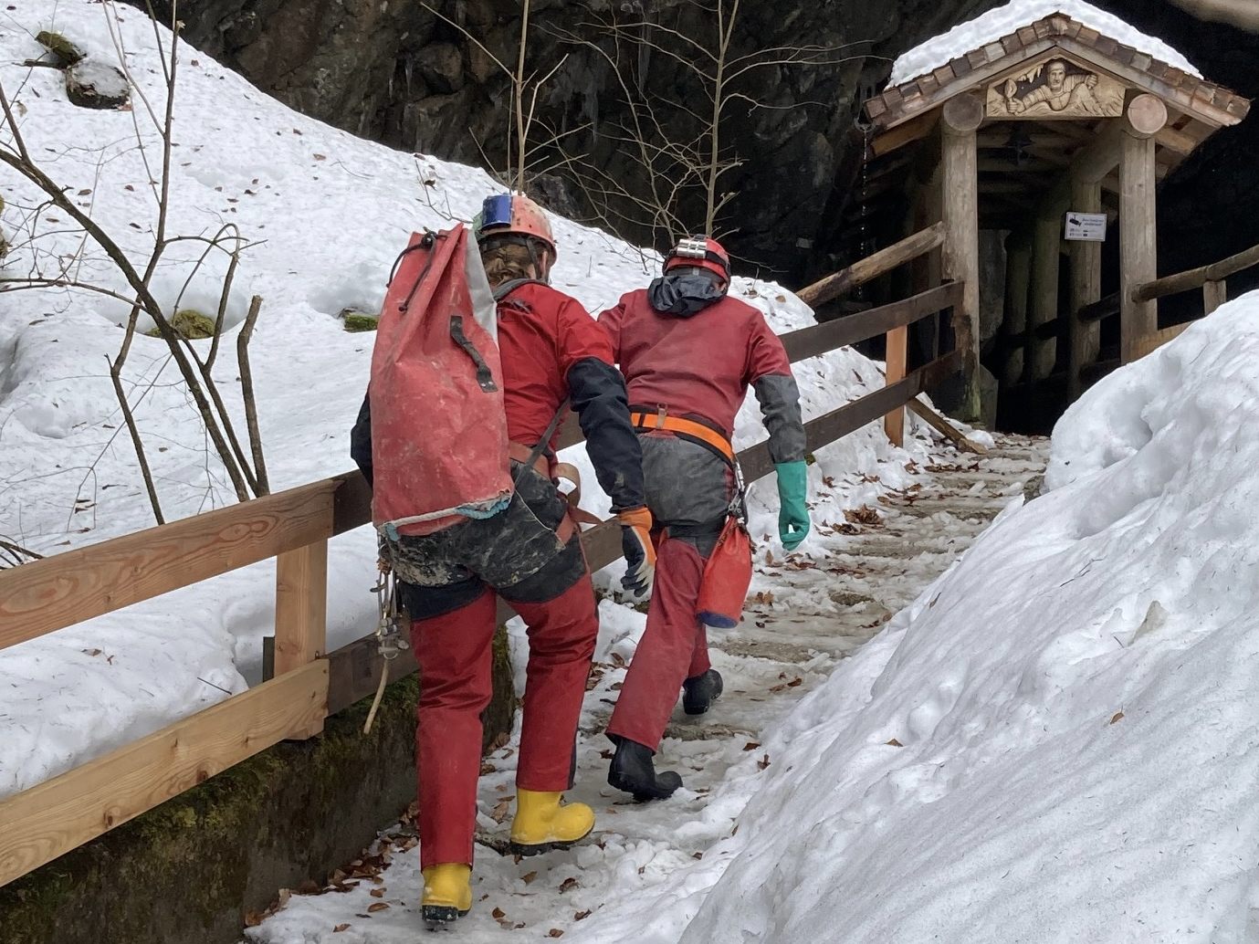 Drei Forscher sind in der Lamprechtshöhle im Salzburger Pinzgau eingeschlossen. Drei Forscher sind in der Lamprechtshöhle im Salzburger Pinzgau eingeschlossen.