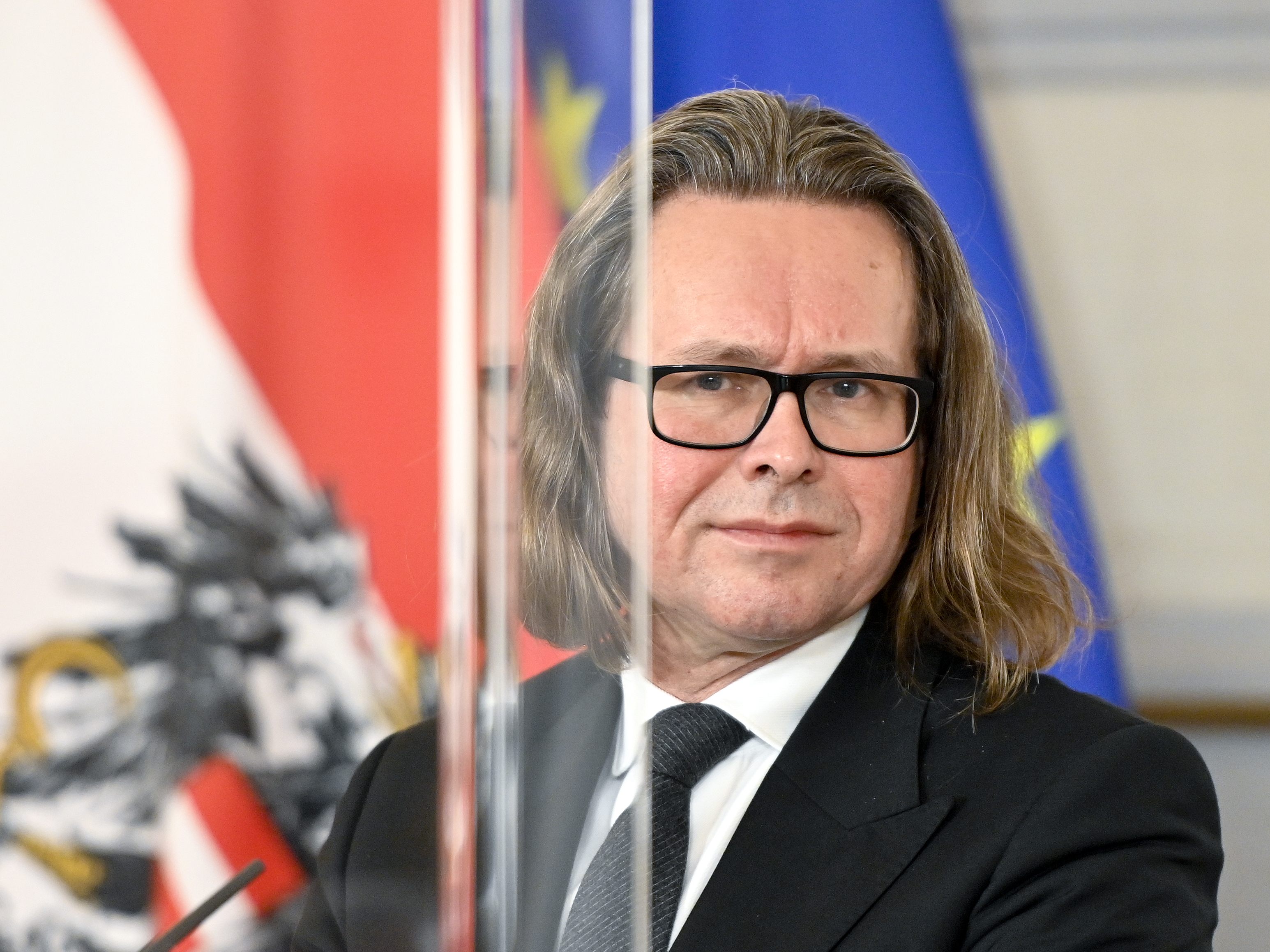 Martin Polaschek hat über das Aus für die Maskenpflicht am Sitzplatz in Volksschulen informiert. Martin Polaschek hat über das Aus für die Maskenpflicht am Sitzplatz in Volksschulen informiert.