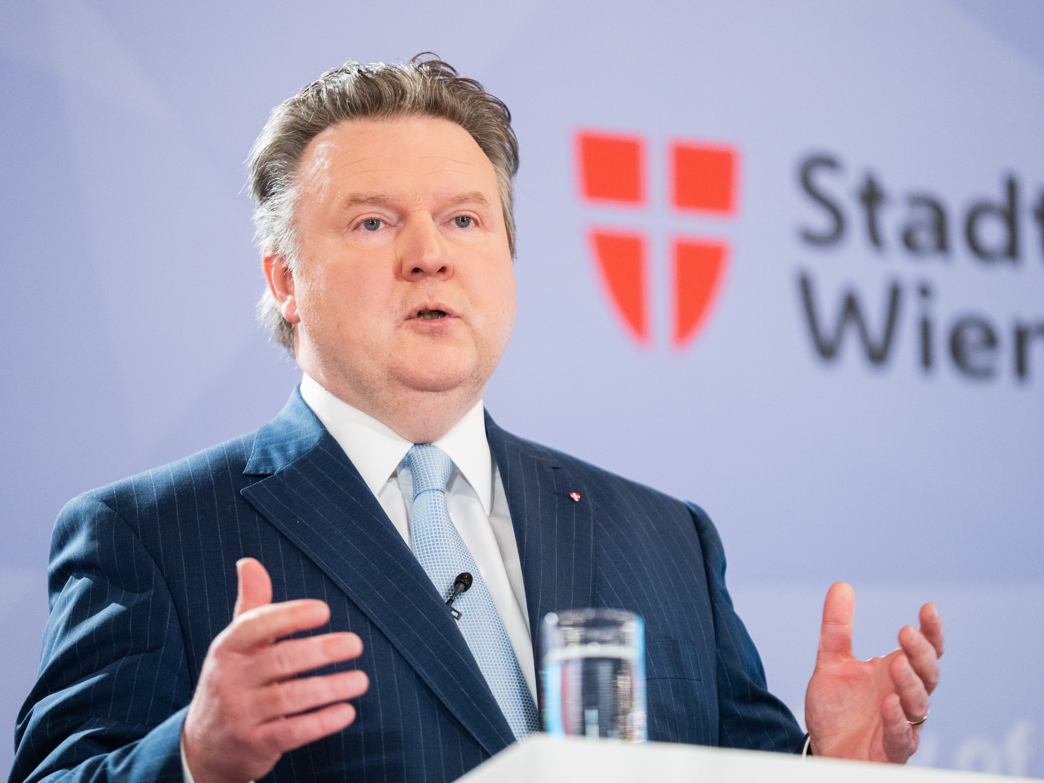 LIVE: Pressekonferenz von Wiens Bürgermeister Ludwig nach Corona-Gipfel.