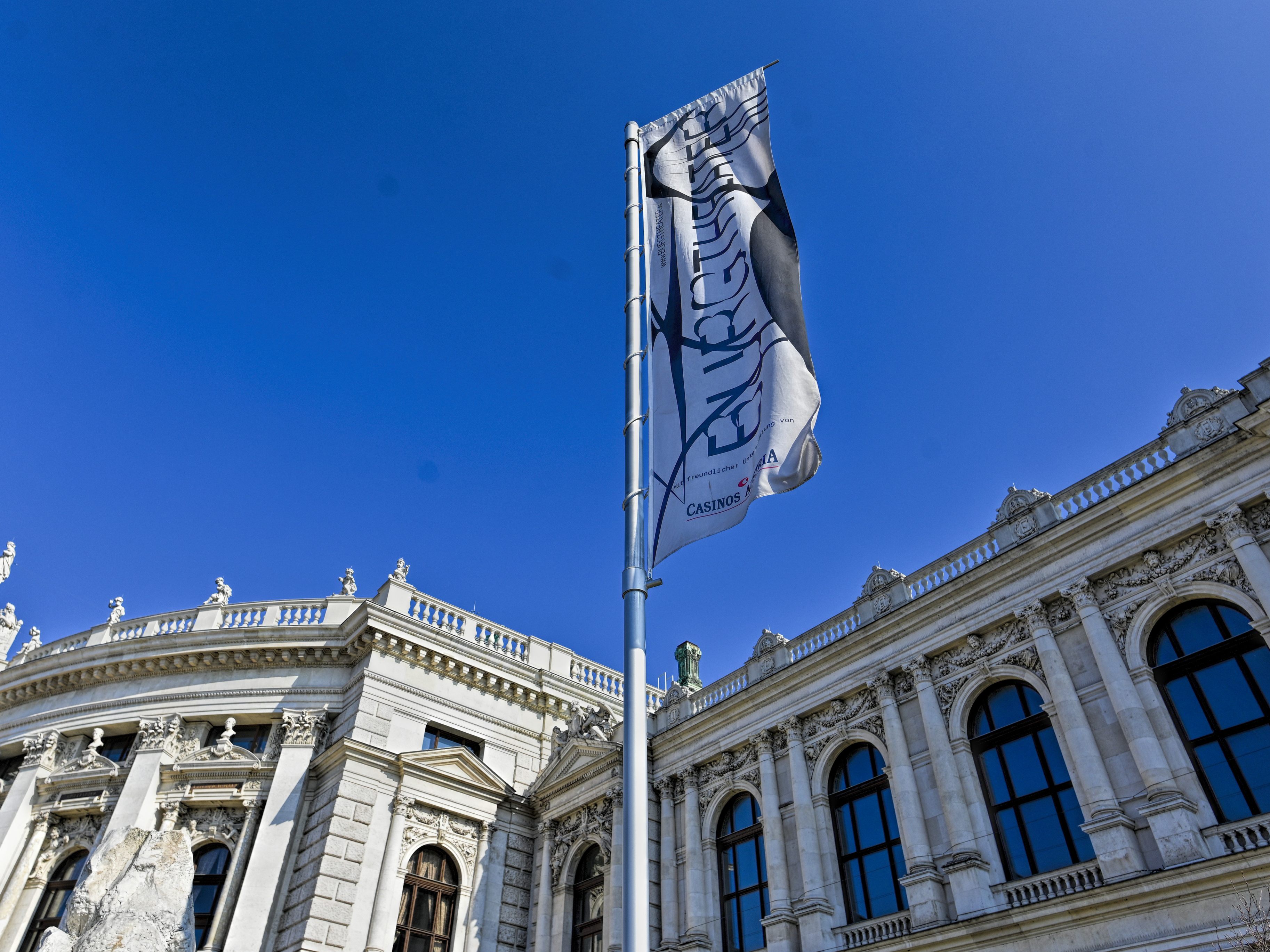 Der Sturm hat in der Wiener Innenstadt die 100 km/h-Marke passiert. Der Sturm hat in der Wiener Innenstadt die 100 km/h-Marke passiert.