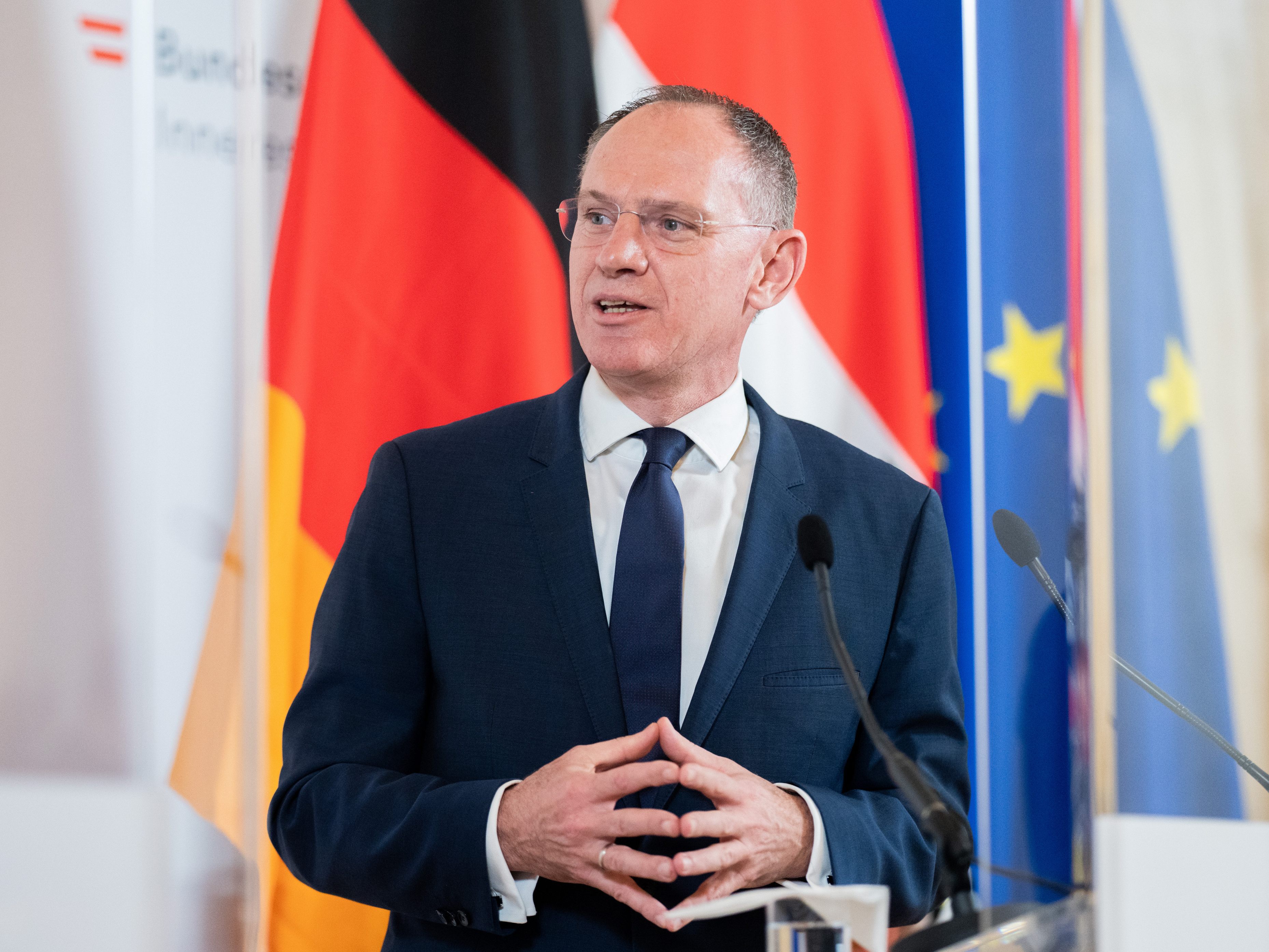 Den Livestream zur Pressekonferenz unter anderem mit Gerhard Karner gibt es auf VIENNA.at.