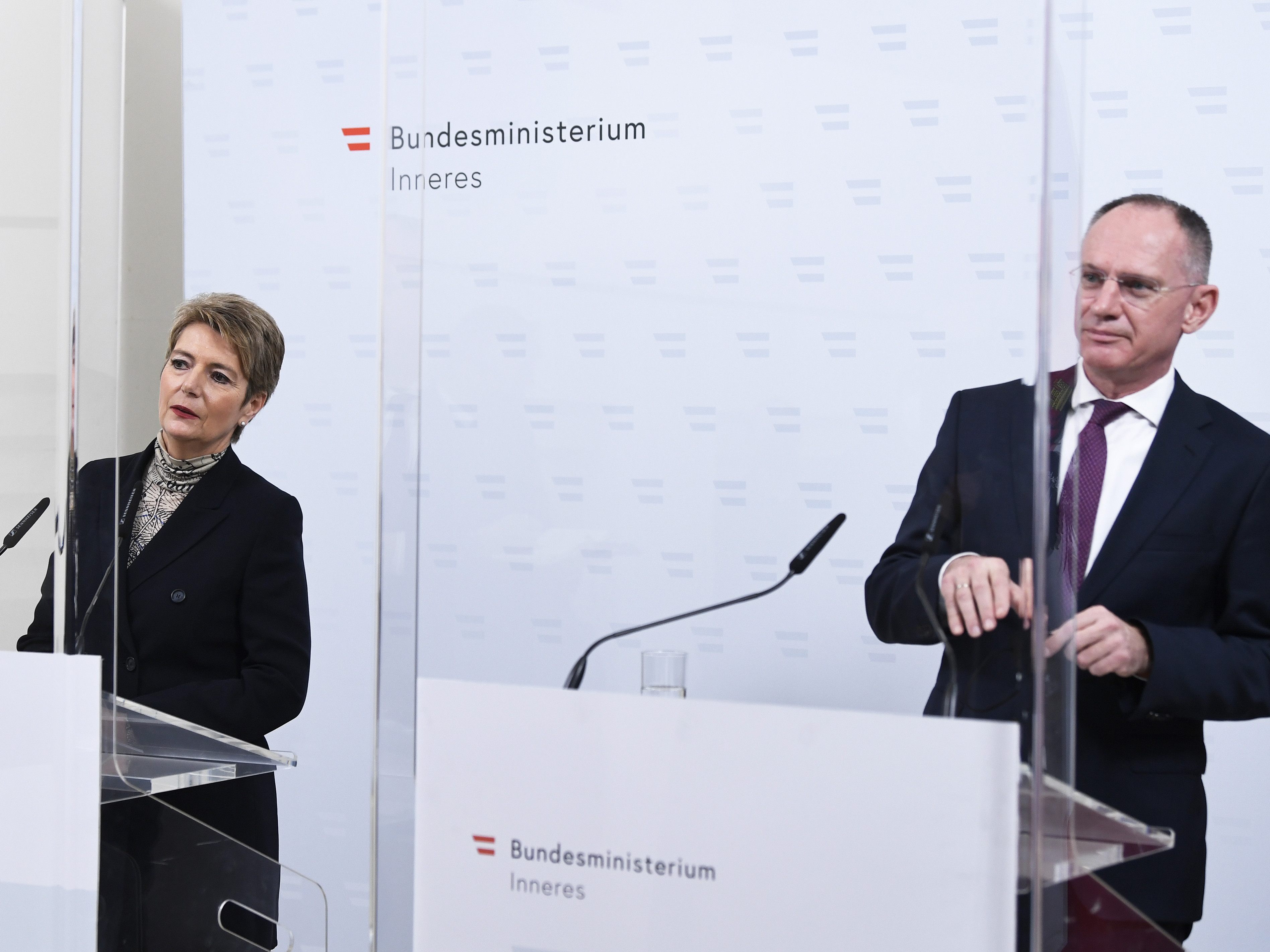 Karner und Keller-Sutter fordern Fortschritte in Asylpolitik auf europäischer Ebene.