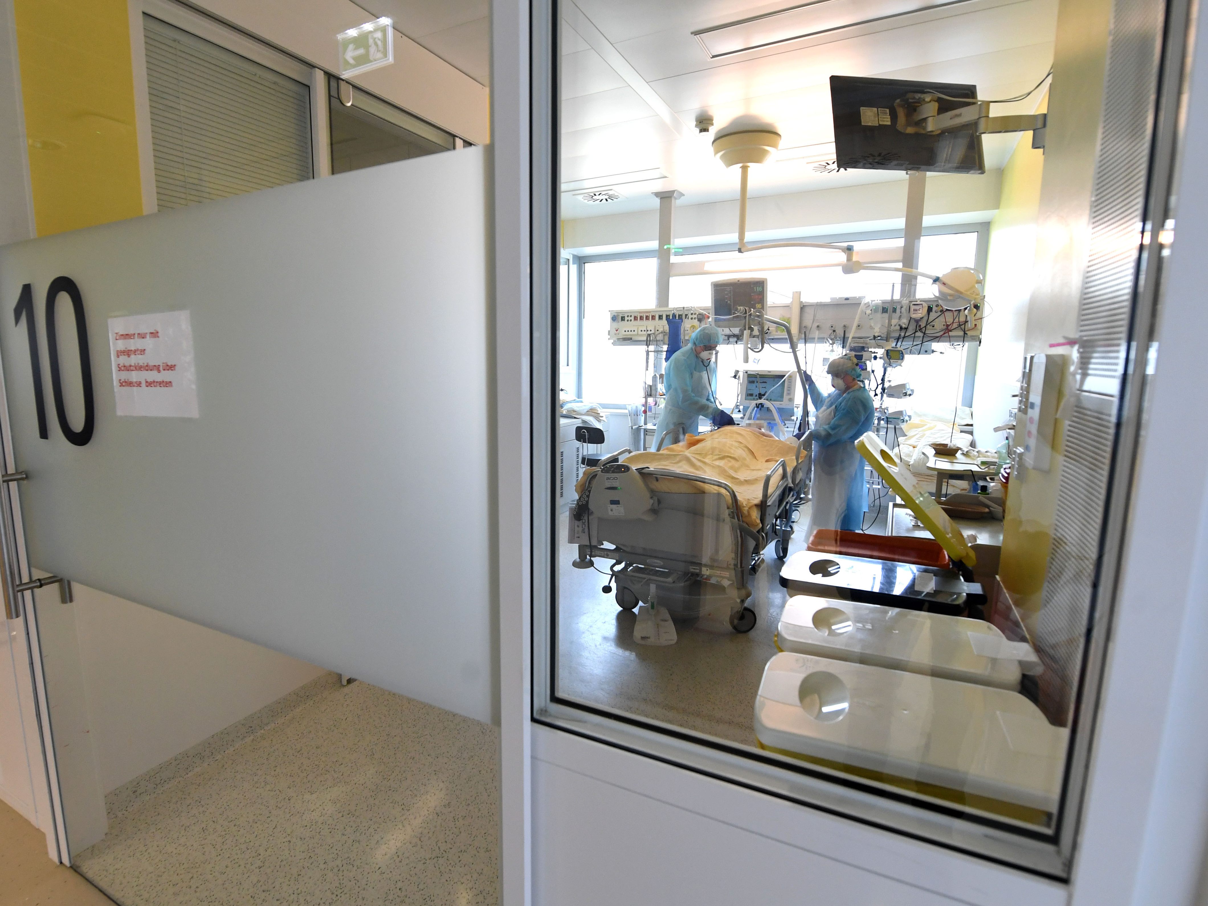 92 freie Intensivbetten standen für Covid-Patienten zur Verfügung. 92 freie Intensivbetten standen für Covid-Patienten zur Verfügung.