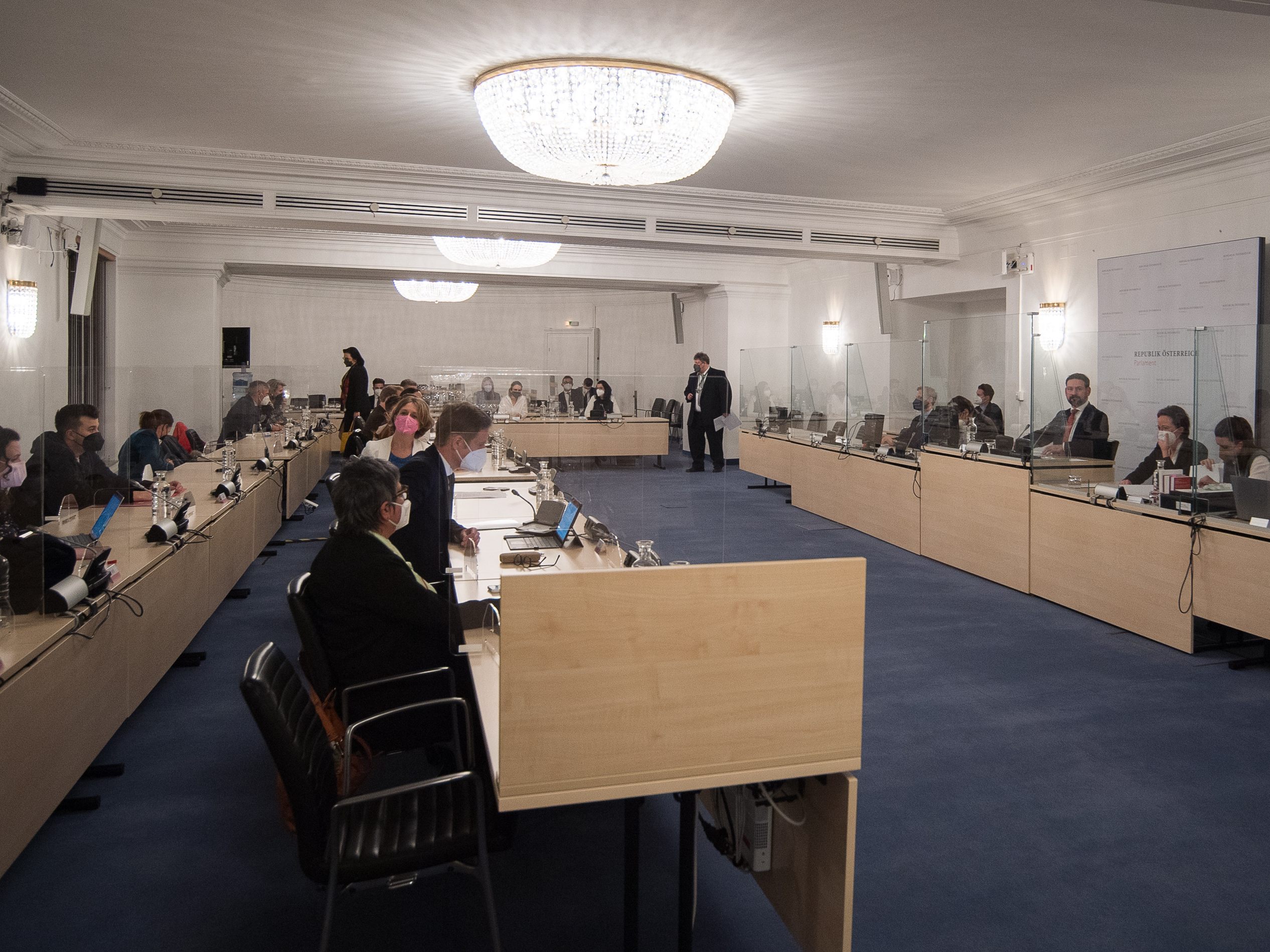 Die Österreicher sehen den ÖVP-U-Ausschuss mit gemischten Gefühlen. Die Österreicher sehen den ÖVP-U-Ausschuss mit gemischten Gefühlen.