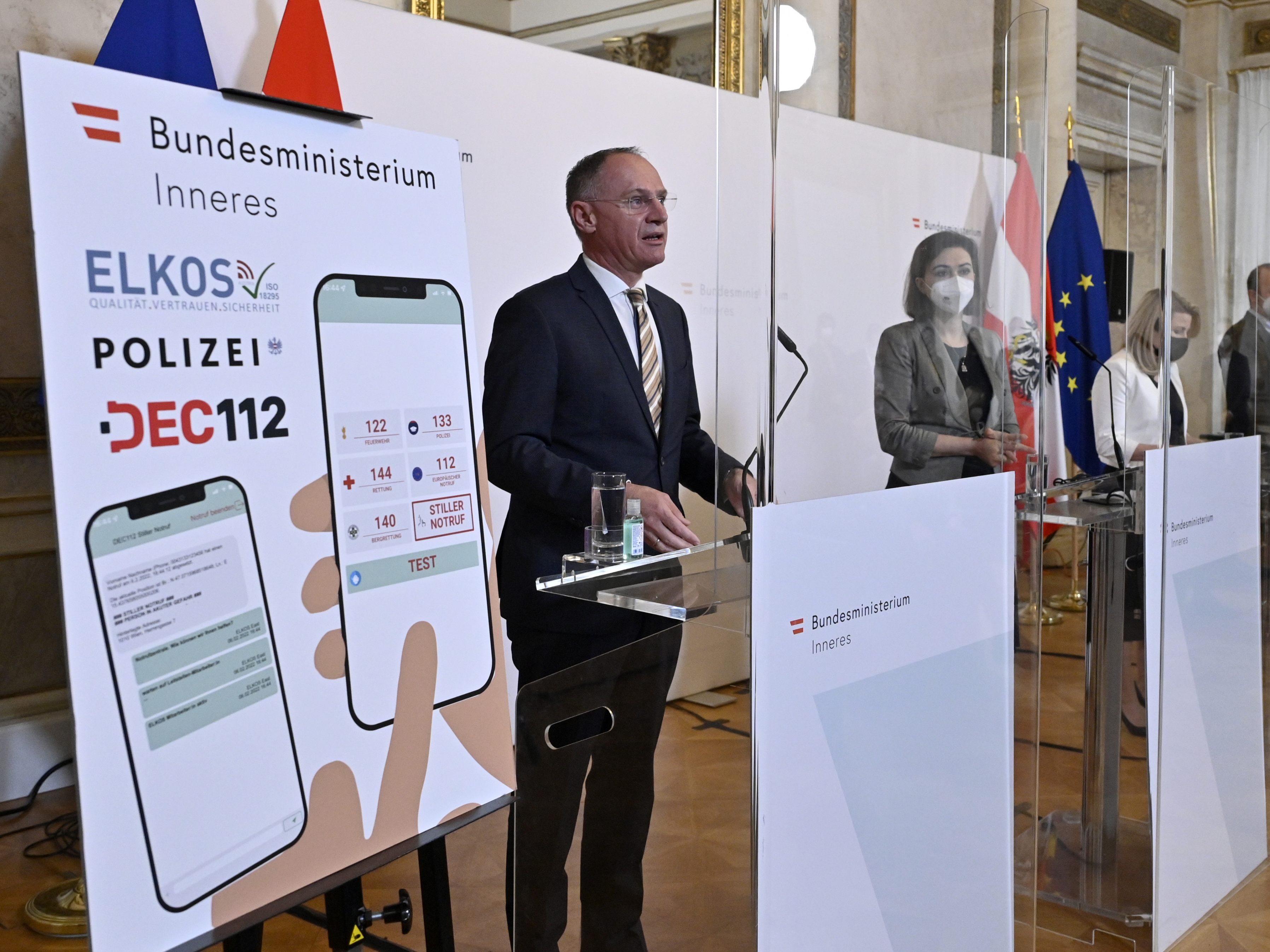 Statt einer neuen App sollte die bereits bestehende Frauen-Helpline stärker beworben werden.