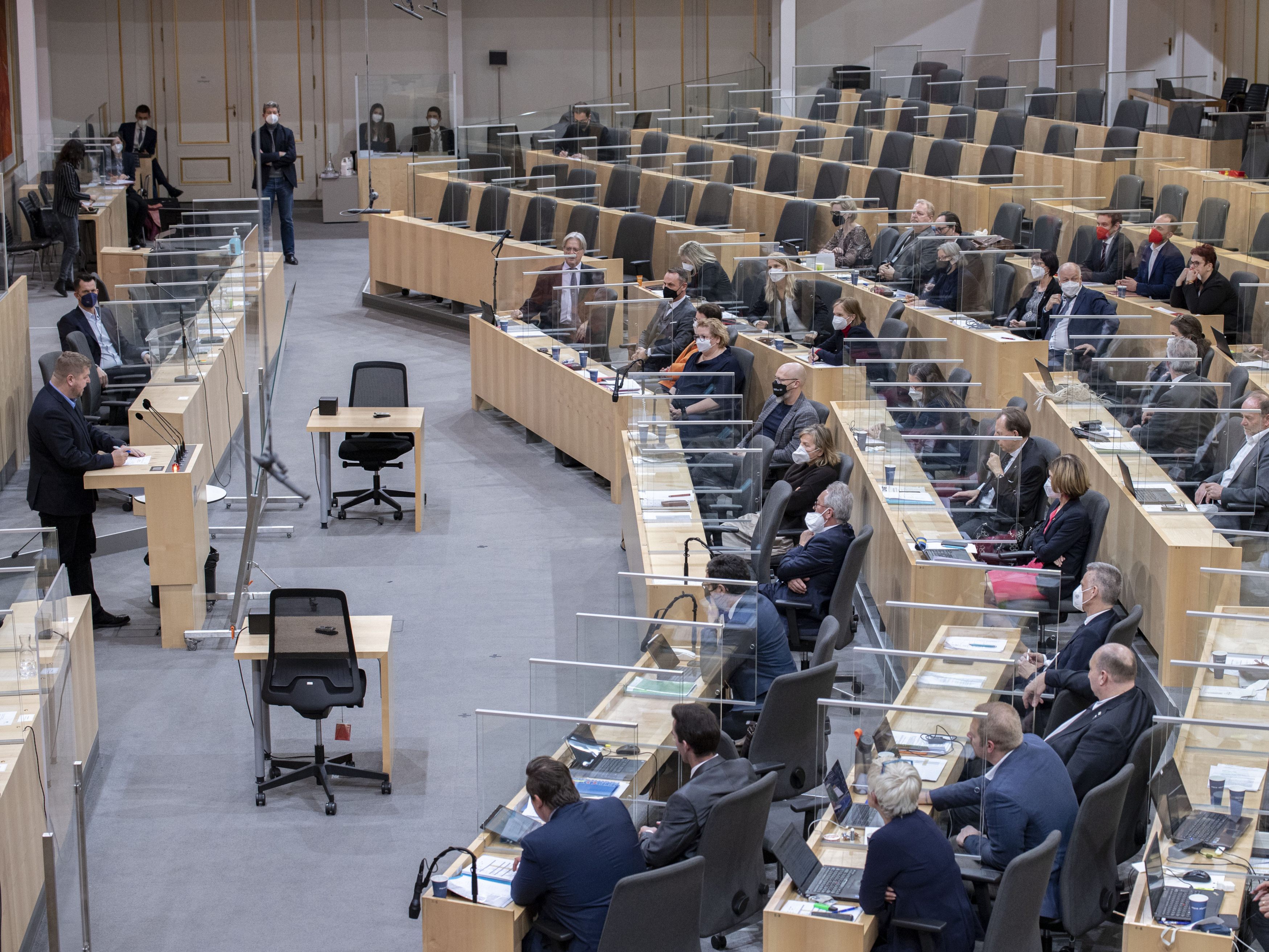 Bei der Sitzung des Bundesrates am Donnerstag wurde unter anderem über die Corona-Impfpflicht und die ökosoziale Steuerreform abgestimmt. Bei der Sitzung des Bundesrates am Donnerstag wurde unter anderem über die Corona-Impfpflicht und die ökosoziale Steuerreform abgestimmt.