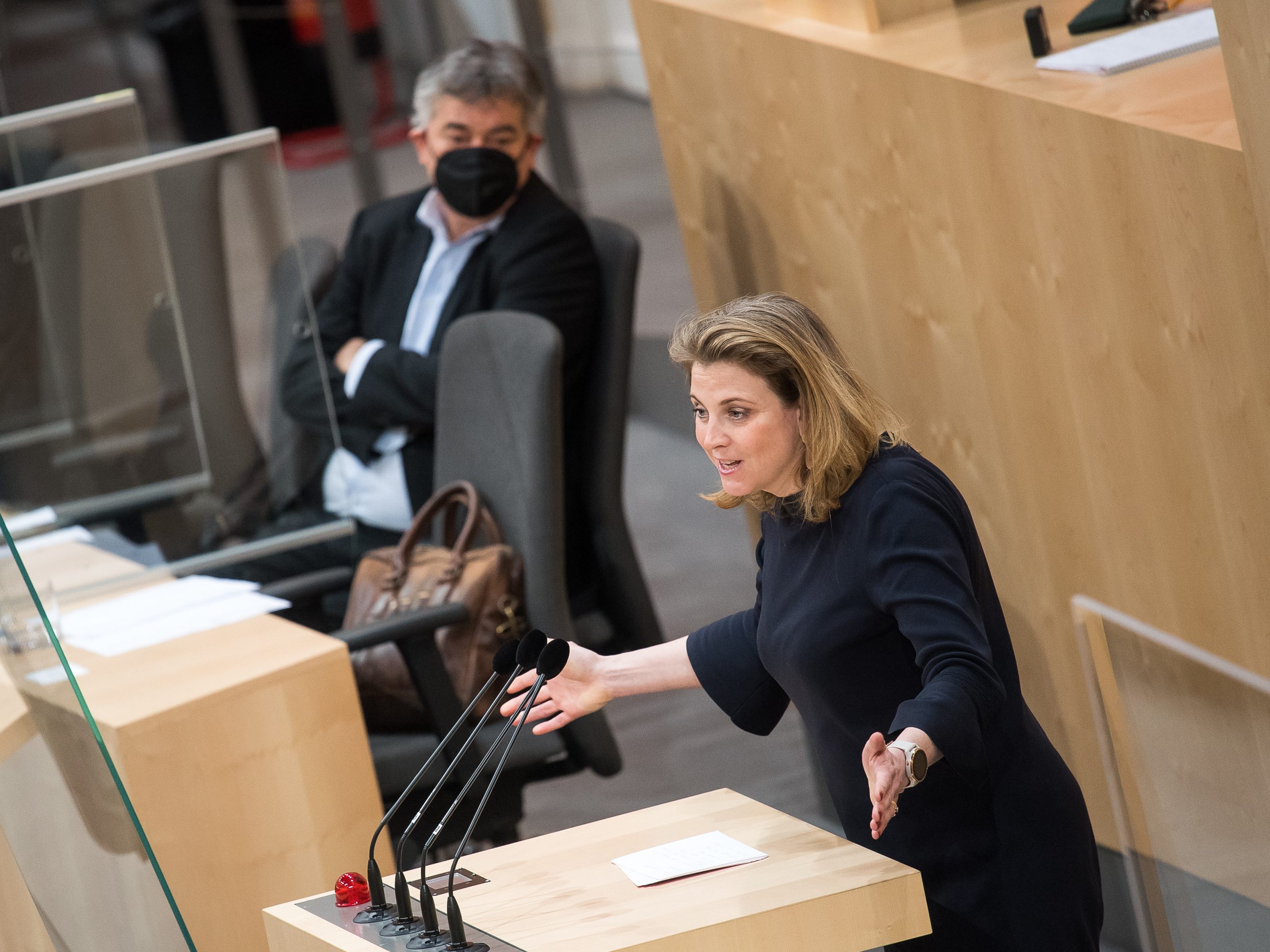 Für Beate Meinl-Reisinger ist die Höhe der Parteienfinanzierung ein heißes Eisen. Für Beate Meinl-Reisinger ist die Höhe der Parteienfinanzierung ein heißes Eisen.