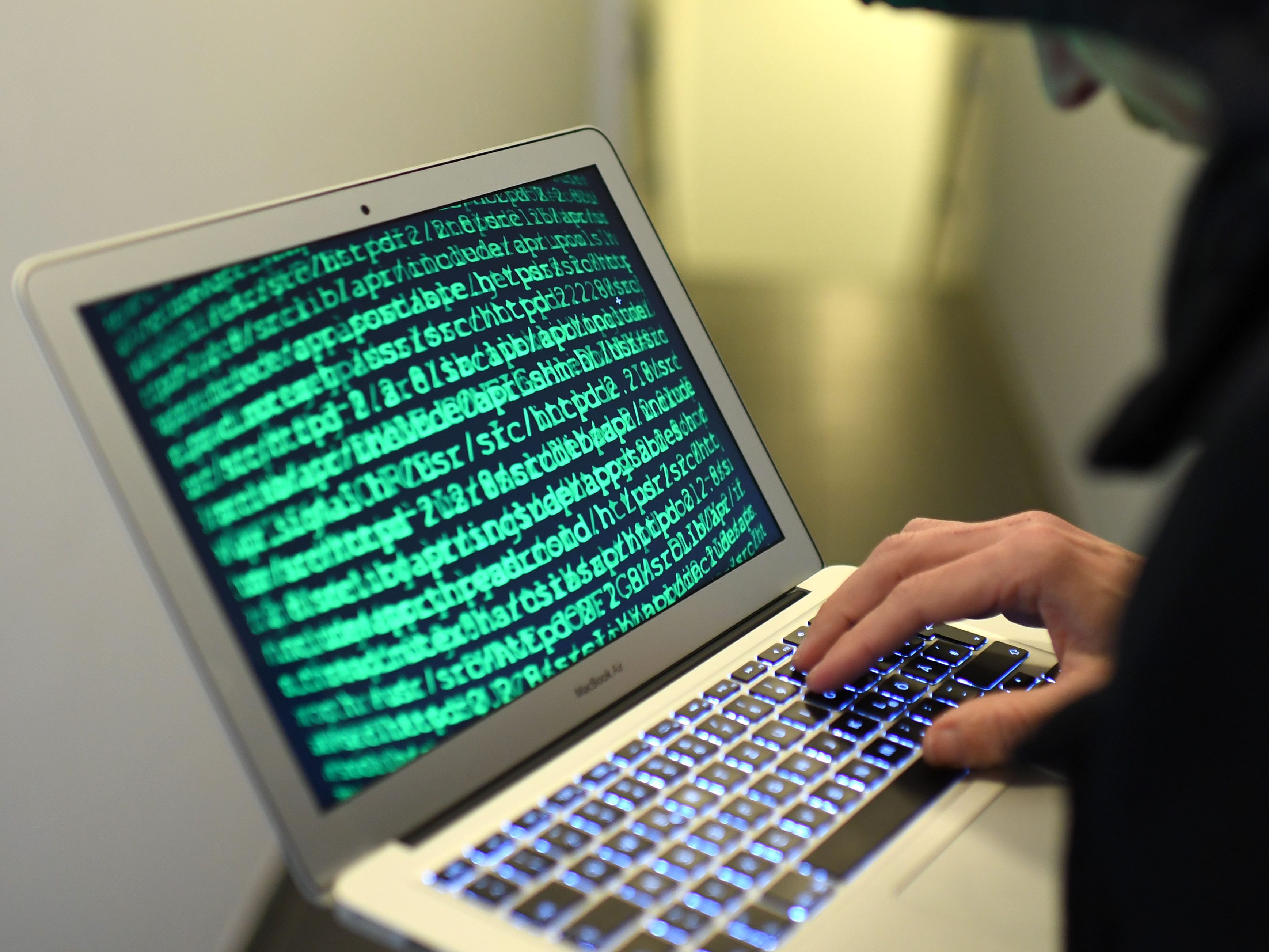 Vor allem KMU seien gefährdet Opfer von Cyberkriminalität zu werden. Vor allem KMU seien gefährdet Opfer von Cyberkriminalität zu werden.