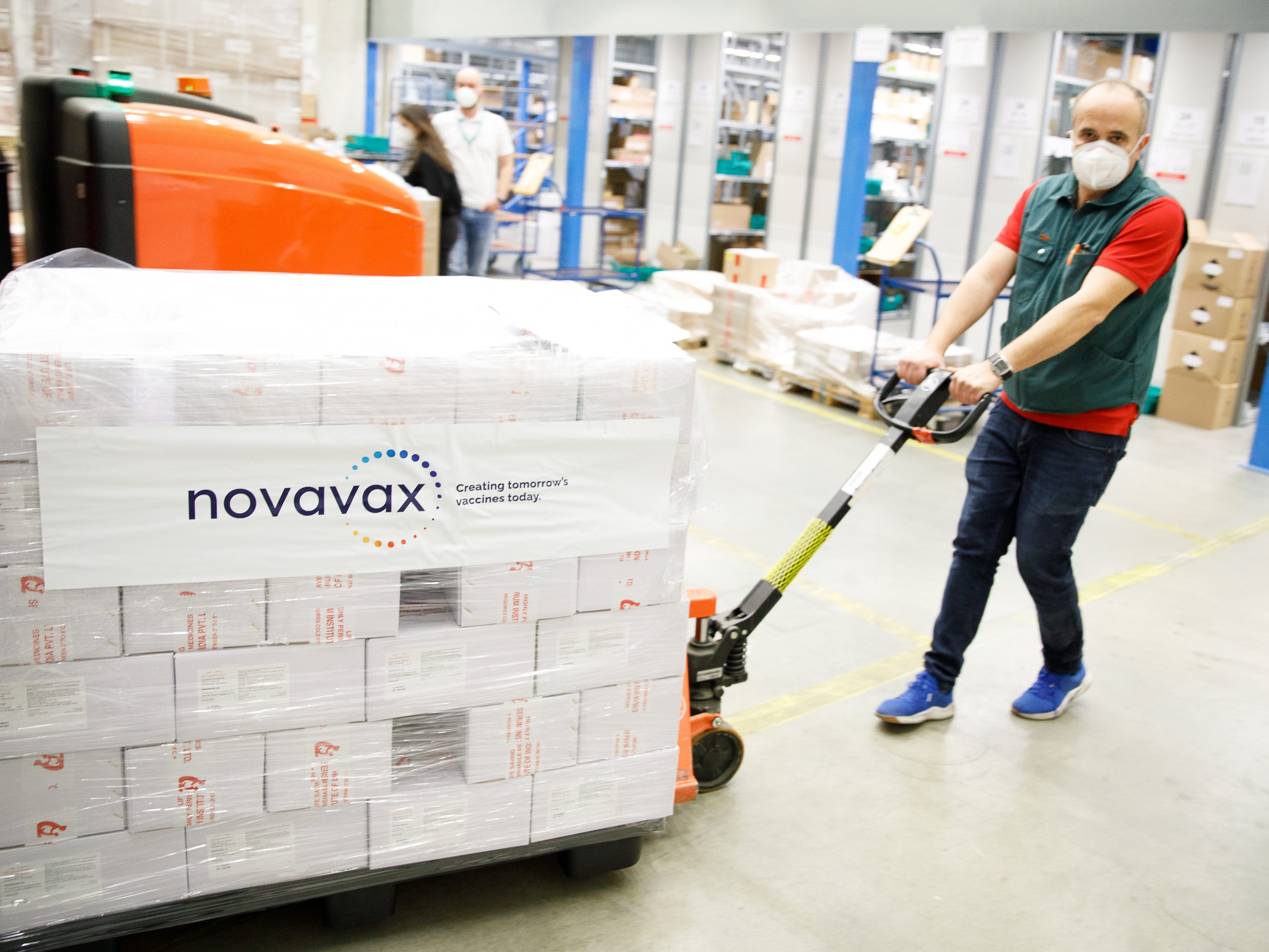 Novavax-Impfstoff in Österreich eingetroffen. Novavax-Impfstoff in Österreich eingetroffen.