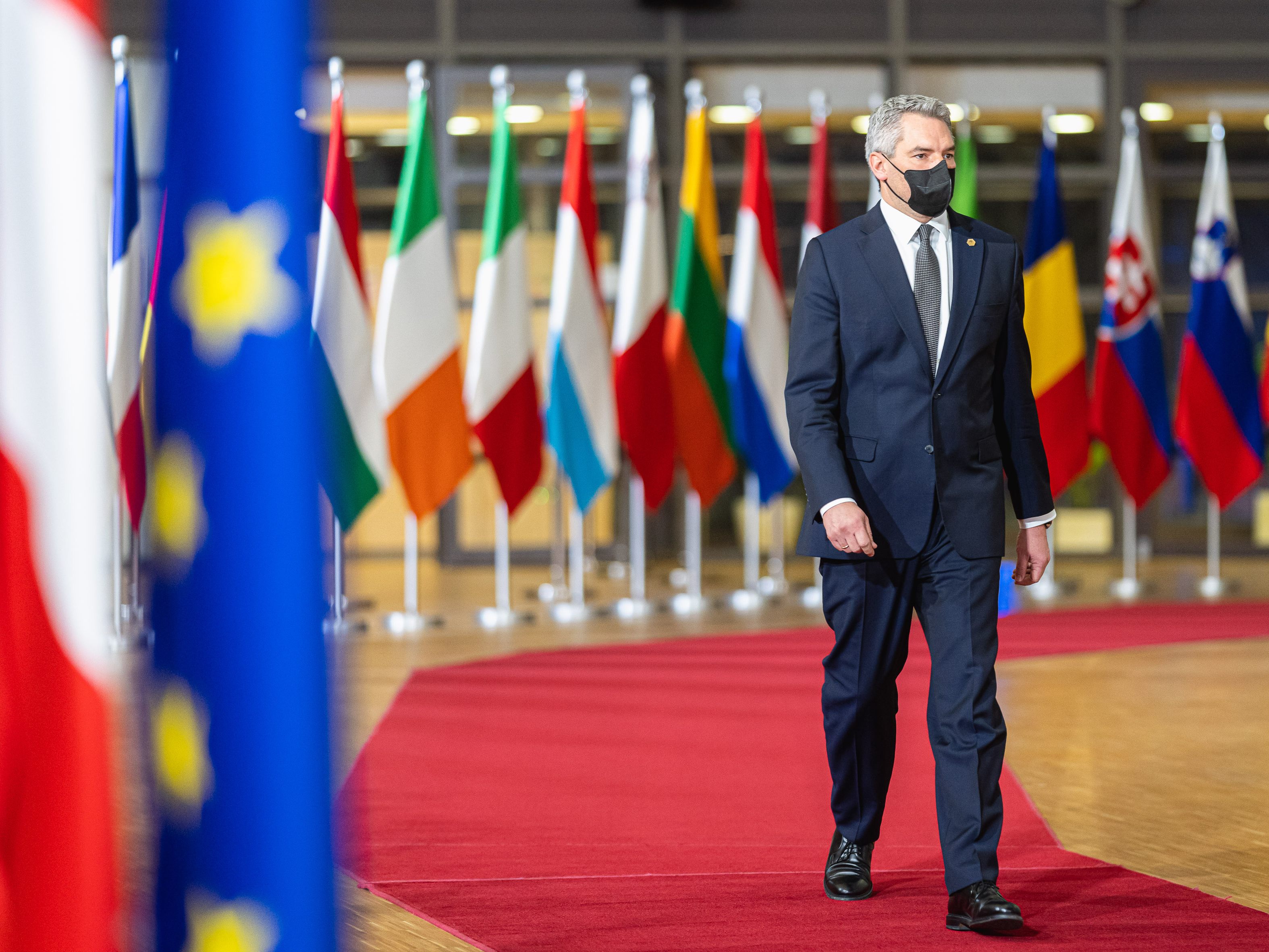 Nehammer: Swift-Ausschluss Russlands "derzeit kein Thema". Nehammer: Swift-Ausschluss Russlands "derzeit kein Thema".