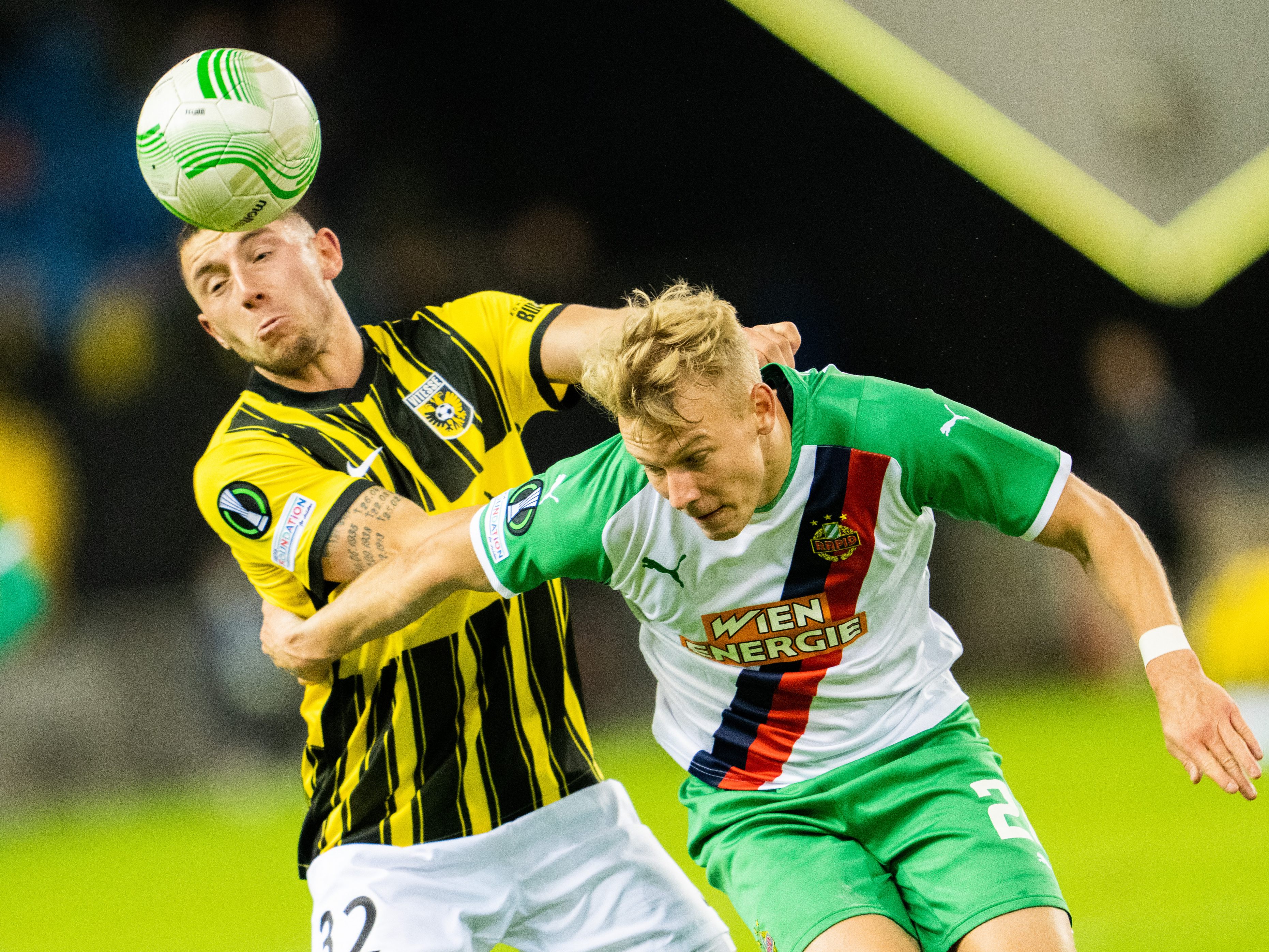 Rapid Wien verliert gegen Vitesse Arnheim mit 0:2. Rapid Wien verliert gegen Vitesse Arnheim mit 0:2.