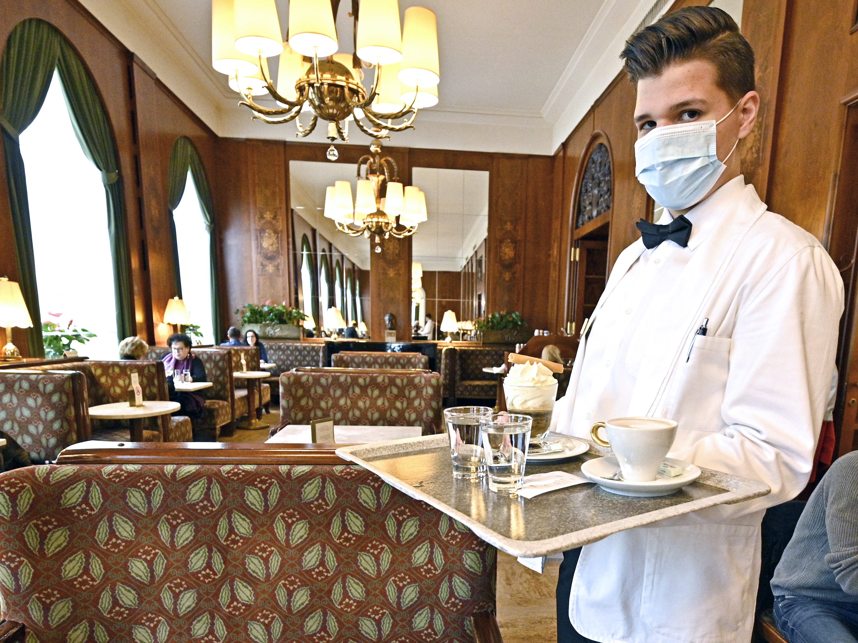 Nur in Wien gilt in der Gastronomie weiterhin 2G. Nur in Wien gilt in der Gastronomie weiterhin 2G.