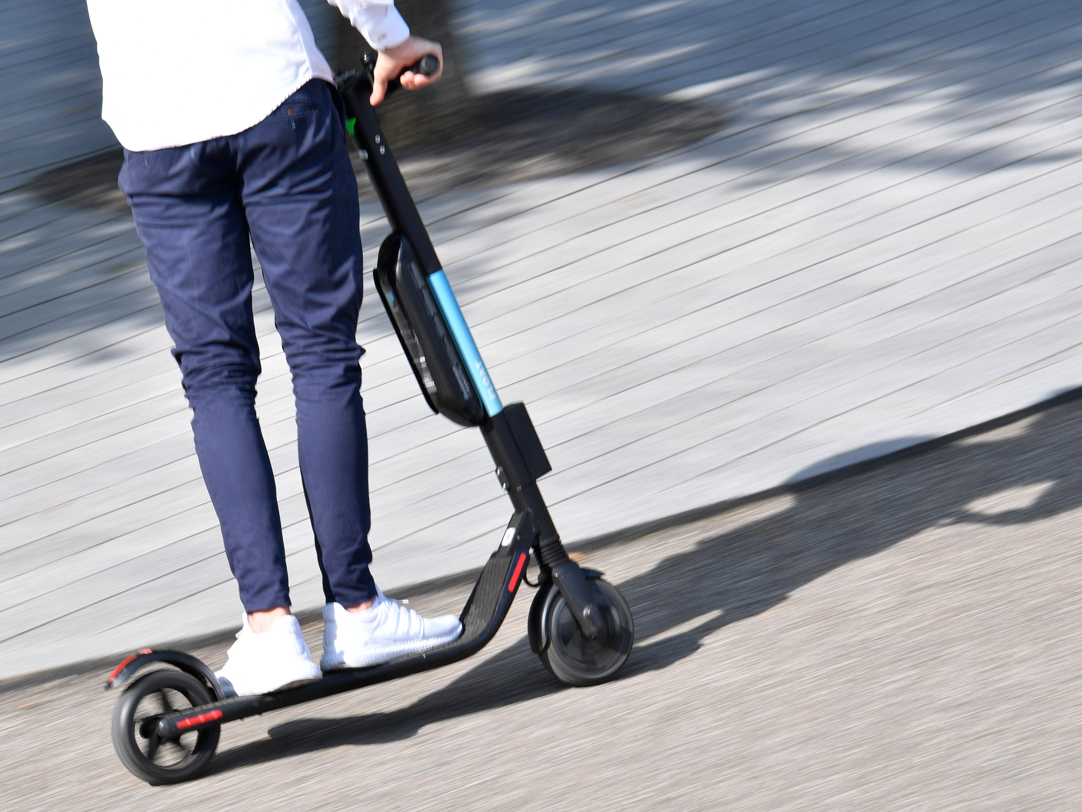 Wiener Serienräuber durch Fluchtfahrzeug Leih-Scooter ausgeforscht. Wiener Serienräuber durch Fluchtfahrzeug Leih-Scooter ausgeforscht.